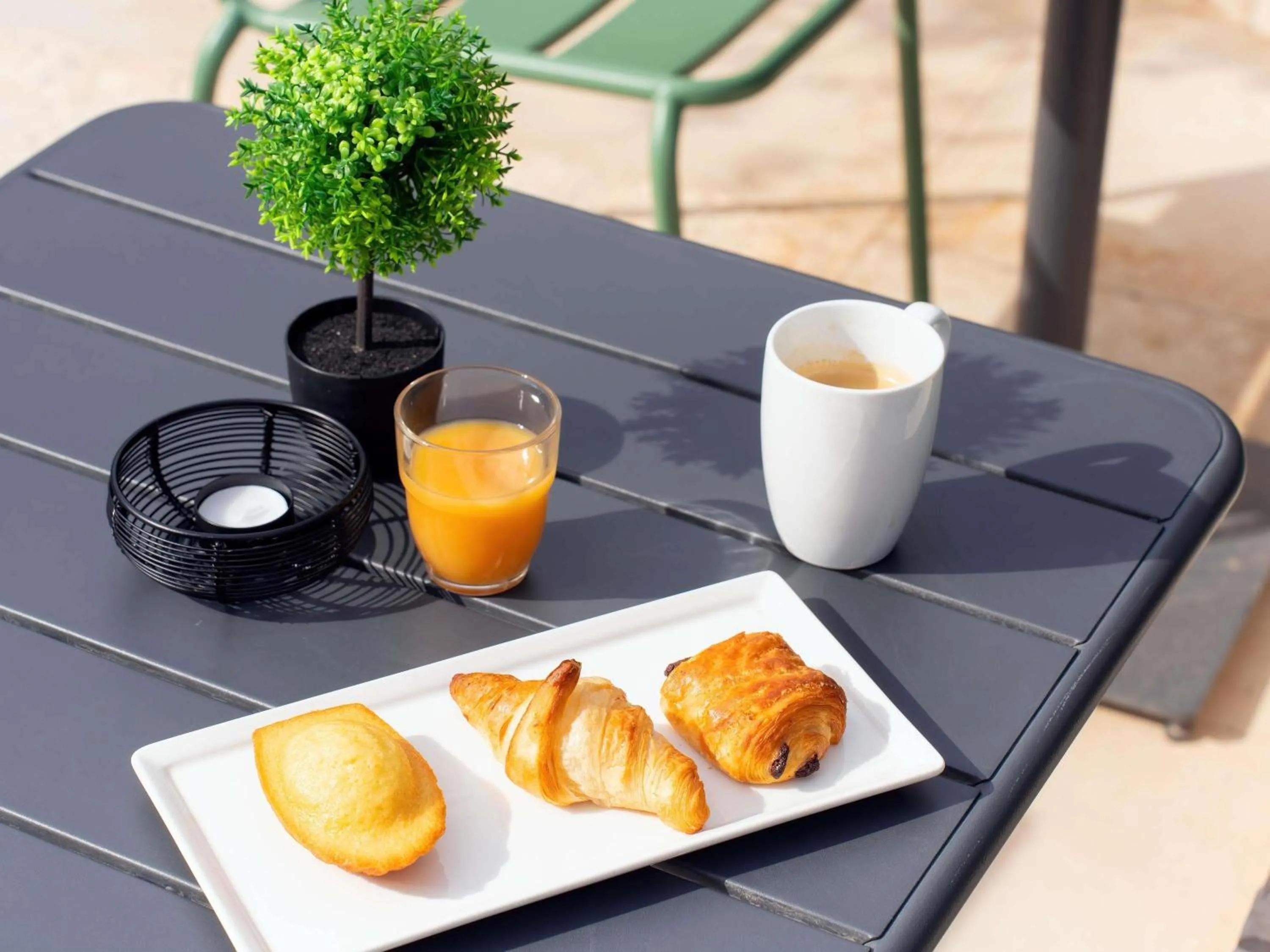 Breakfast in ibis Manosque Cadarache