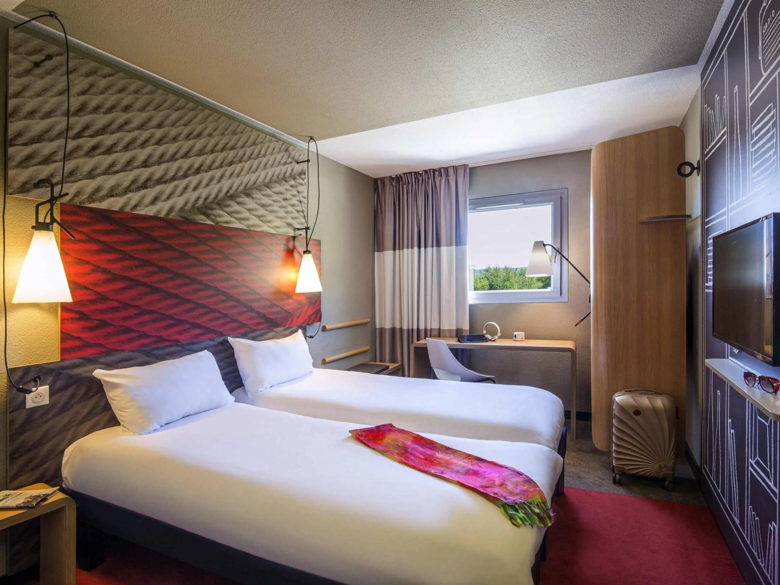 Bedroom, Bed in ibis Manosque Cadarache