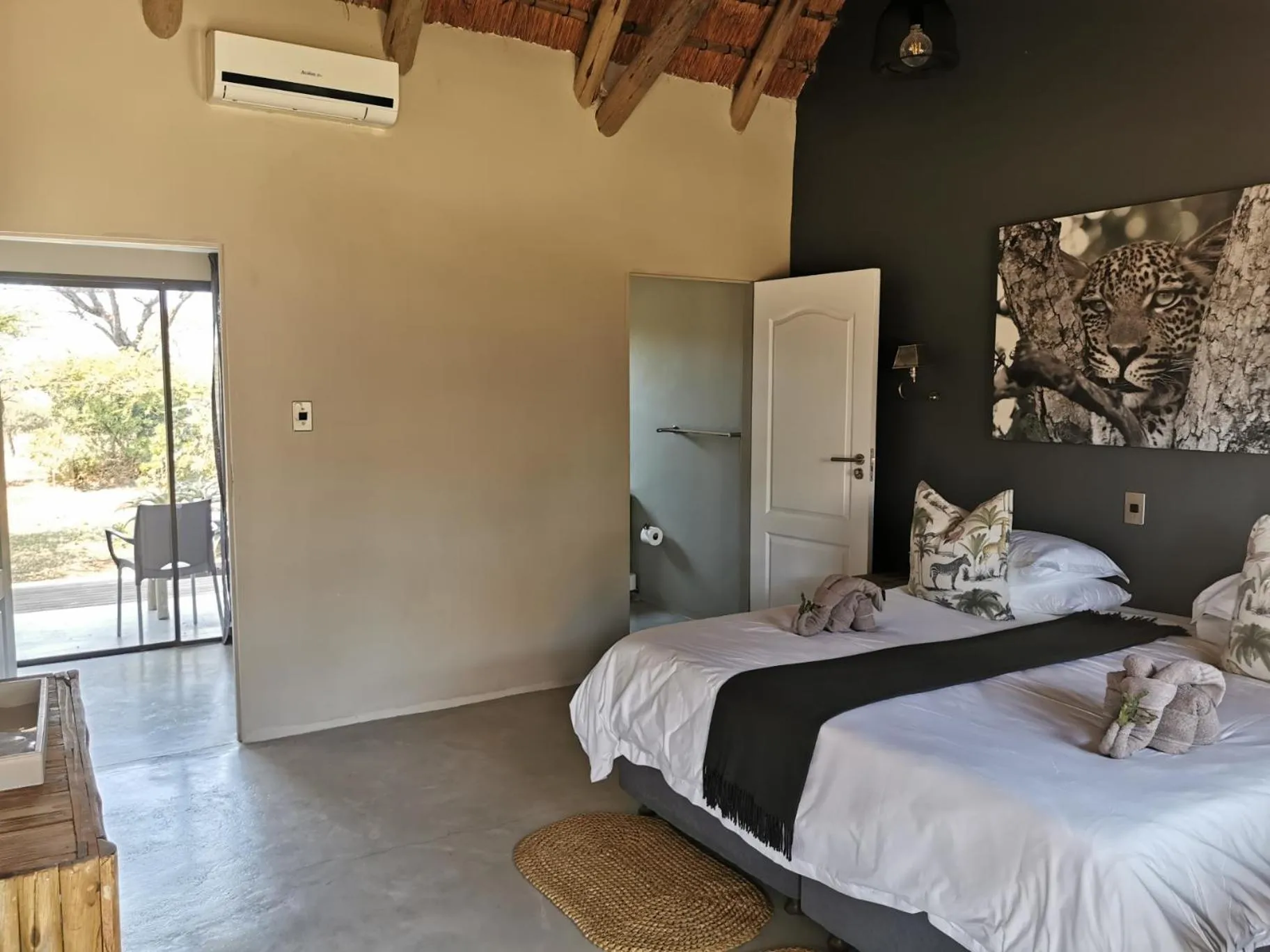 Property building, Bed in Bayala Private Safari Lodges