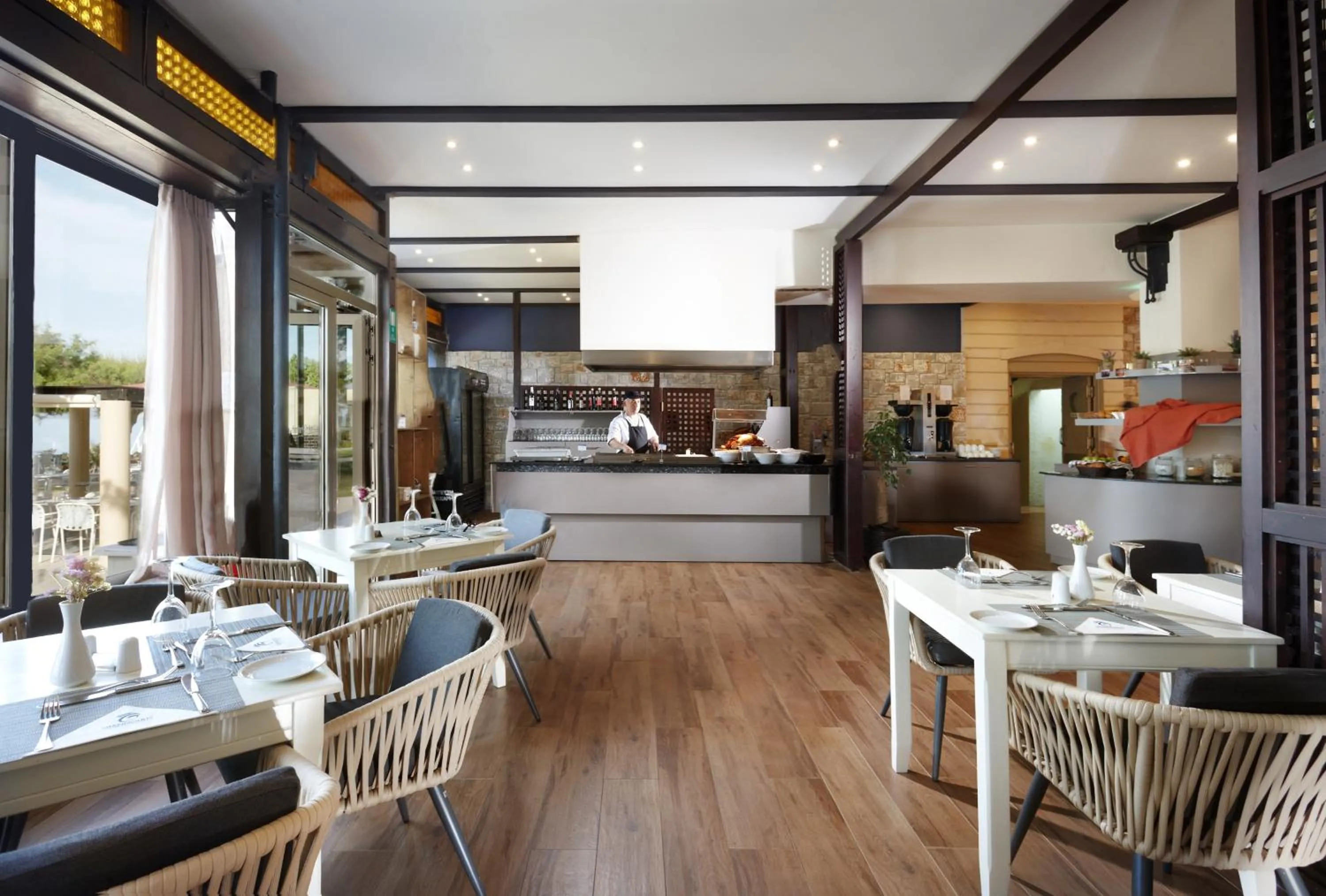 Restaurant/places to eat in Giannoulis – Santa Marina Beach Hotel