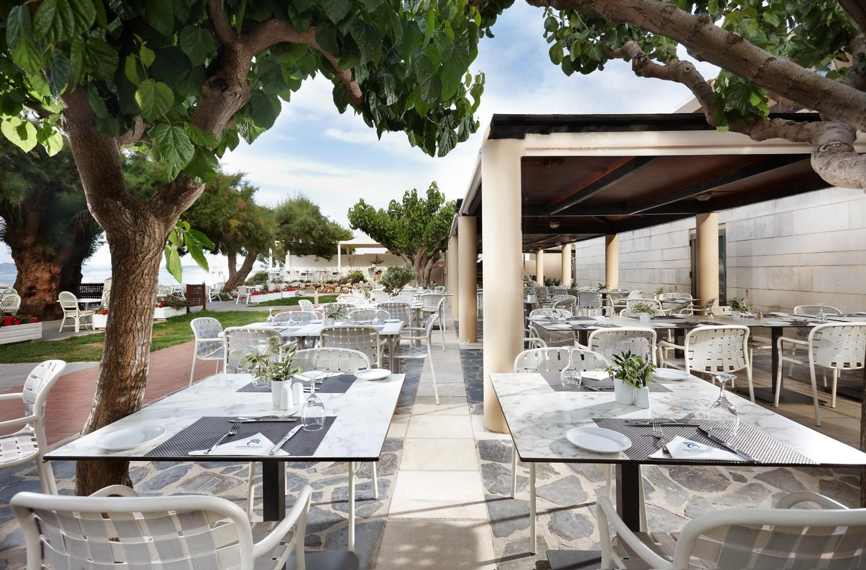 Restaurant/places to eat in Giannoulis – Santa Marina Beach Hotel