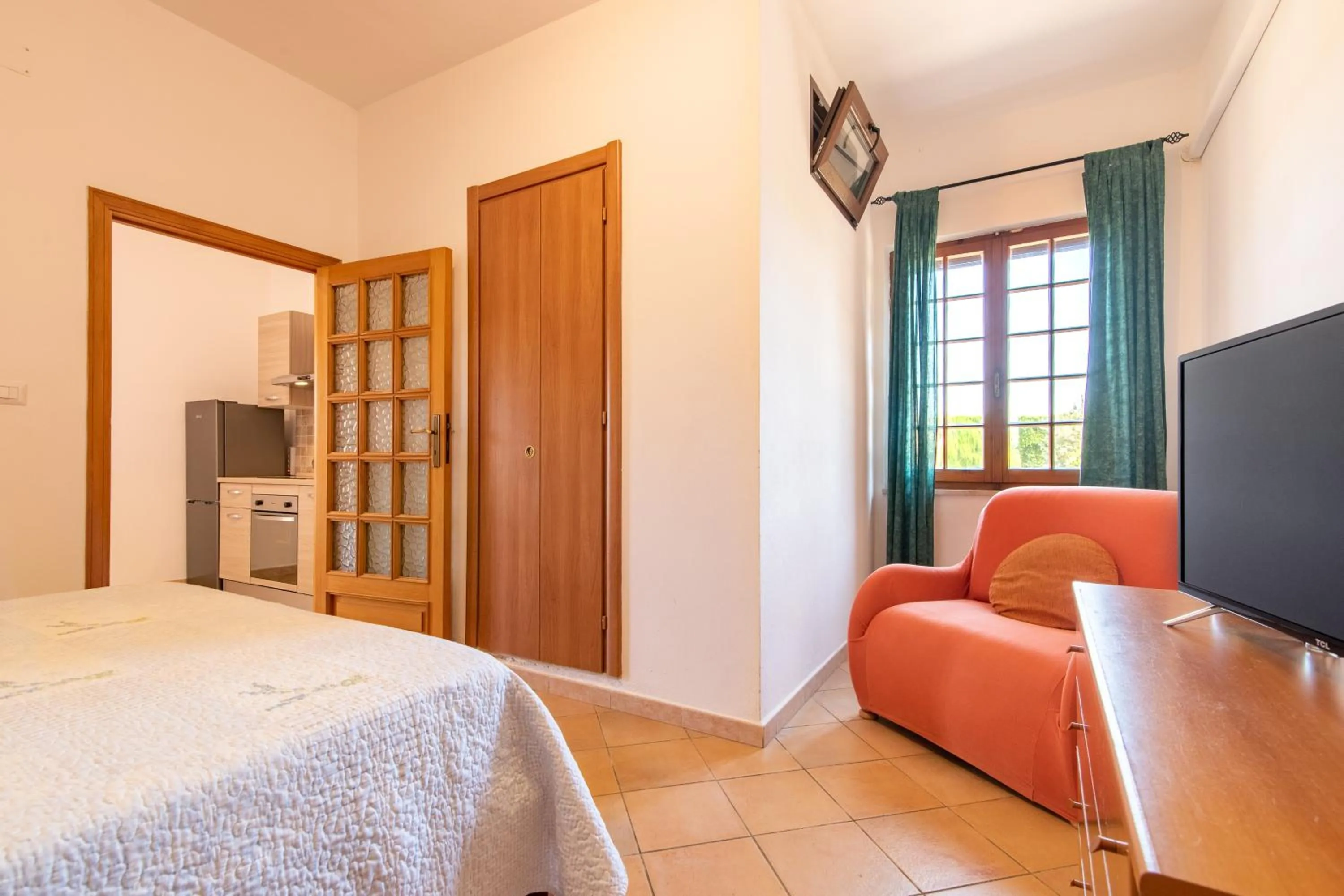 TV and multimedia in Bonsai B&B Alghero