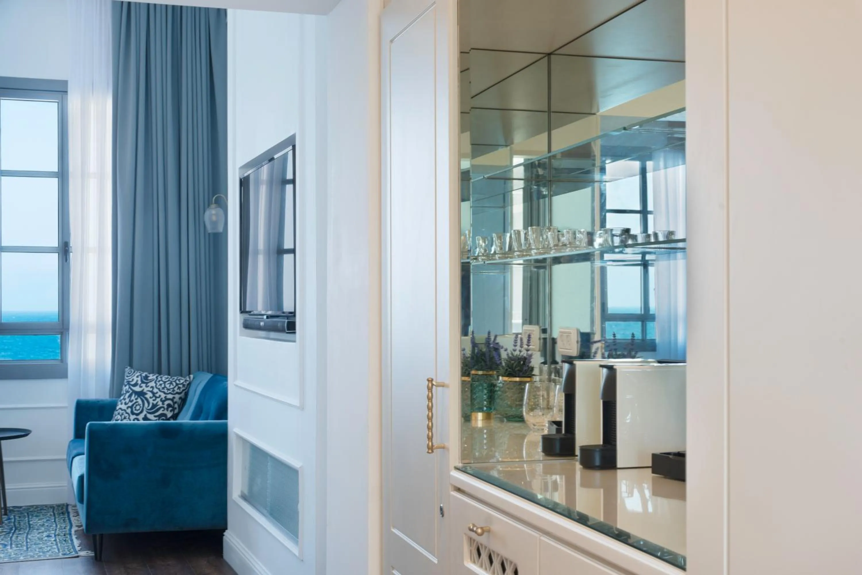 Kitchen or kitchenette in Akotika boutique