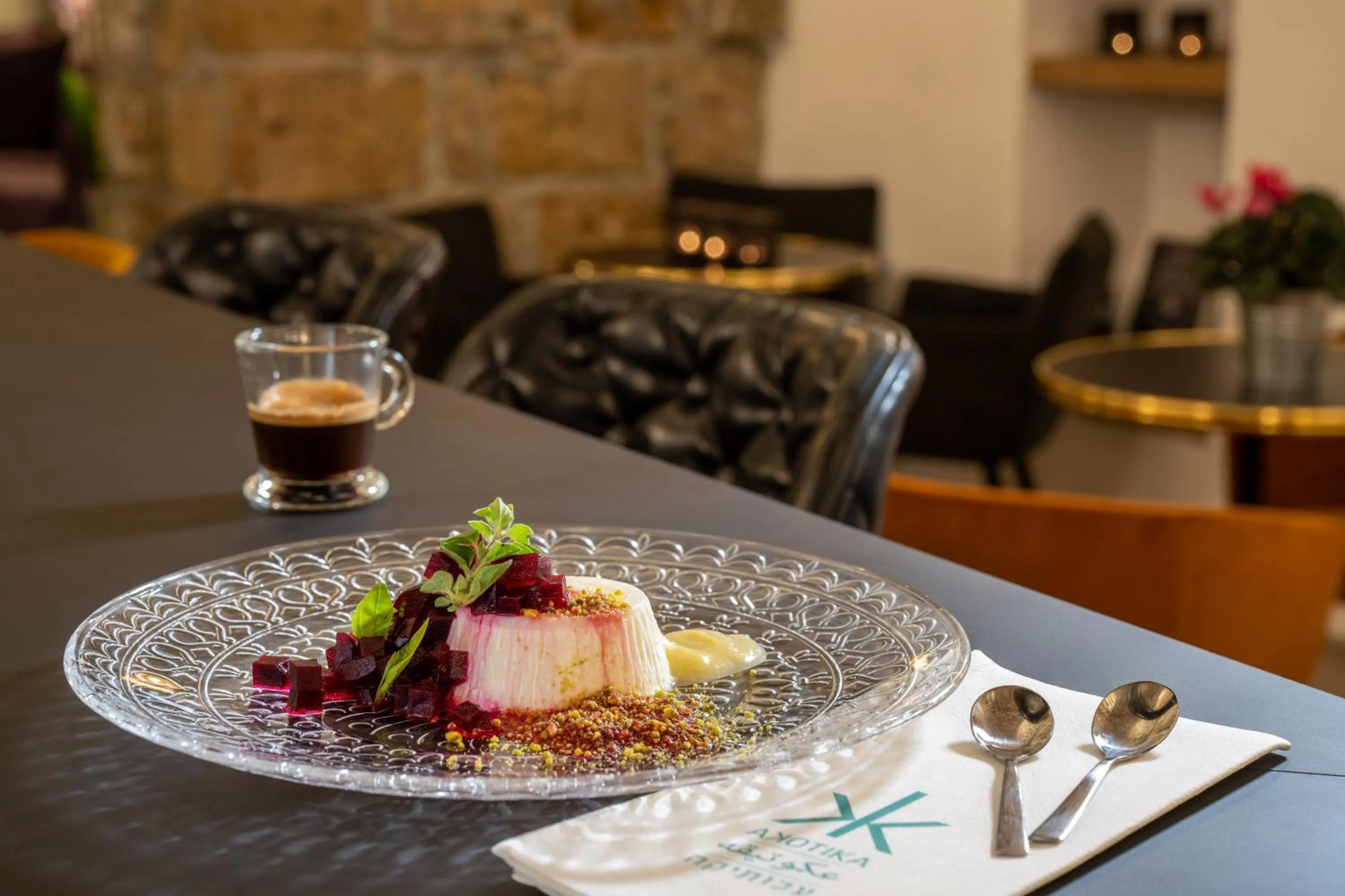 Restaurant/places to eat in Akotika boutique