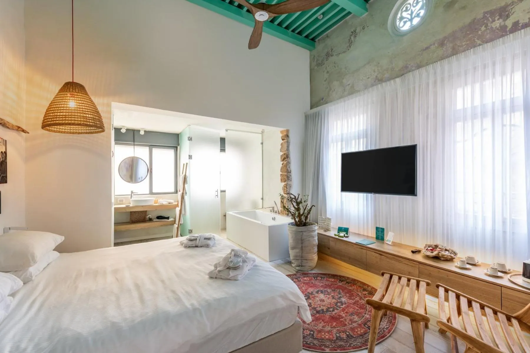 Hot Tub, Bed in Akotika boutique