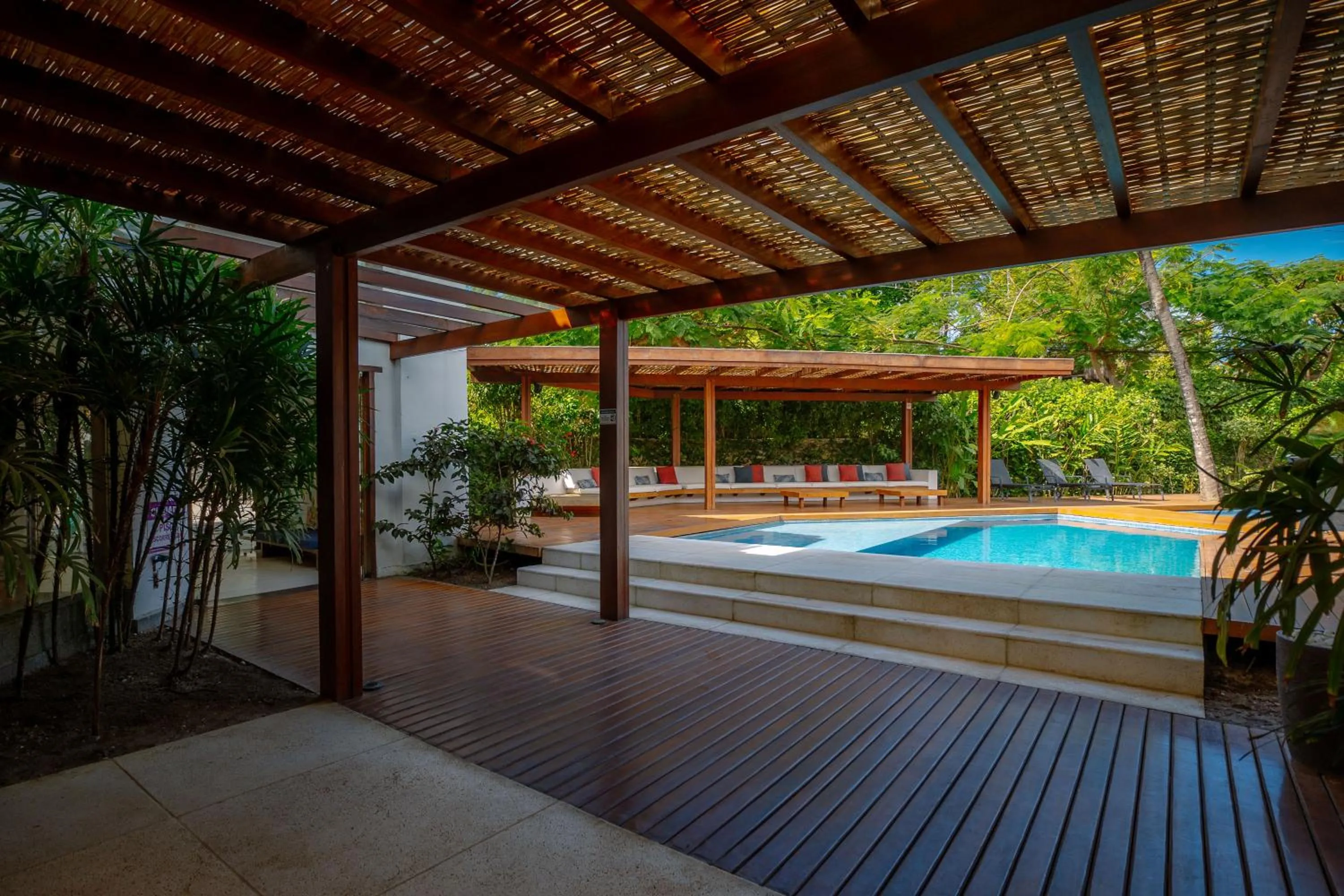 Swimming pool in Hotel Flamingo Beach by HC