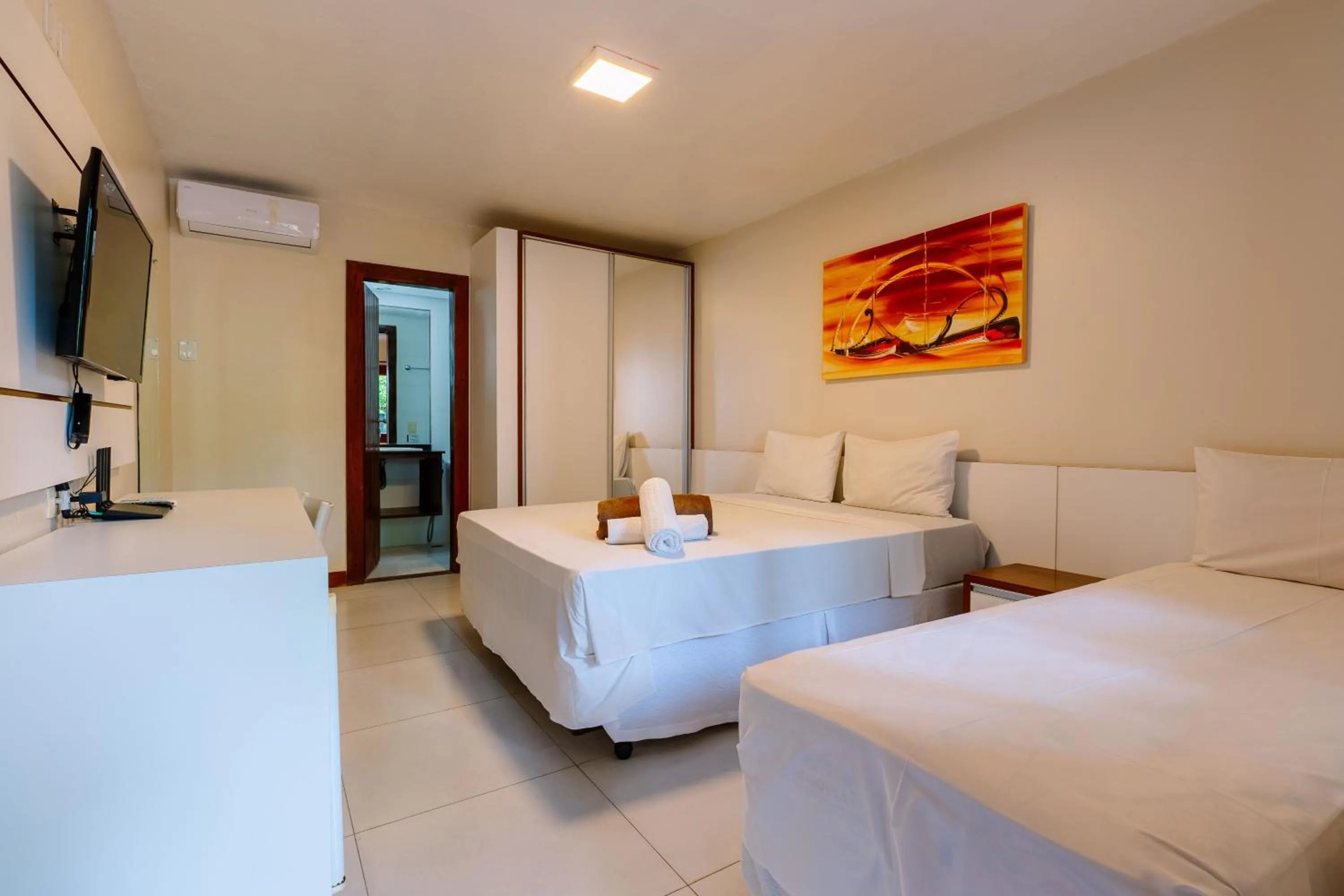 Bedroom, Bed in Hotel Flamingo Beach by HC
