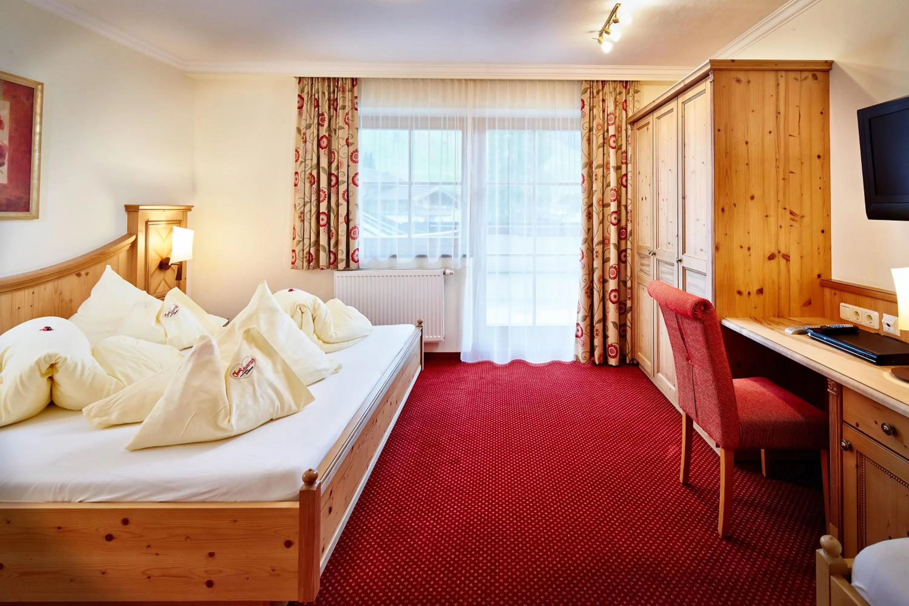 Photo of the whole room, Bed in Bauernhof Hotel Oberschwarzach