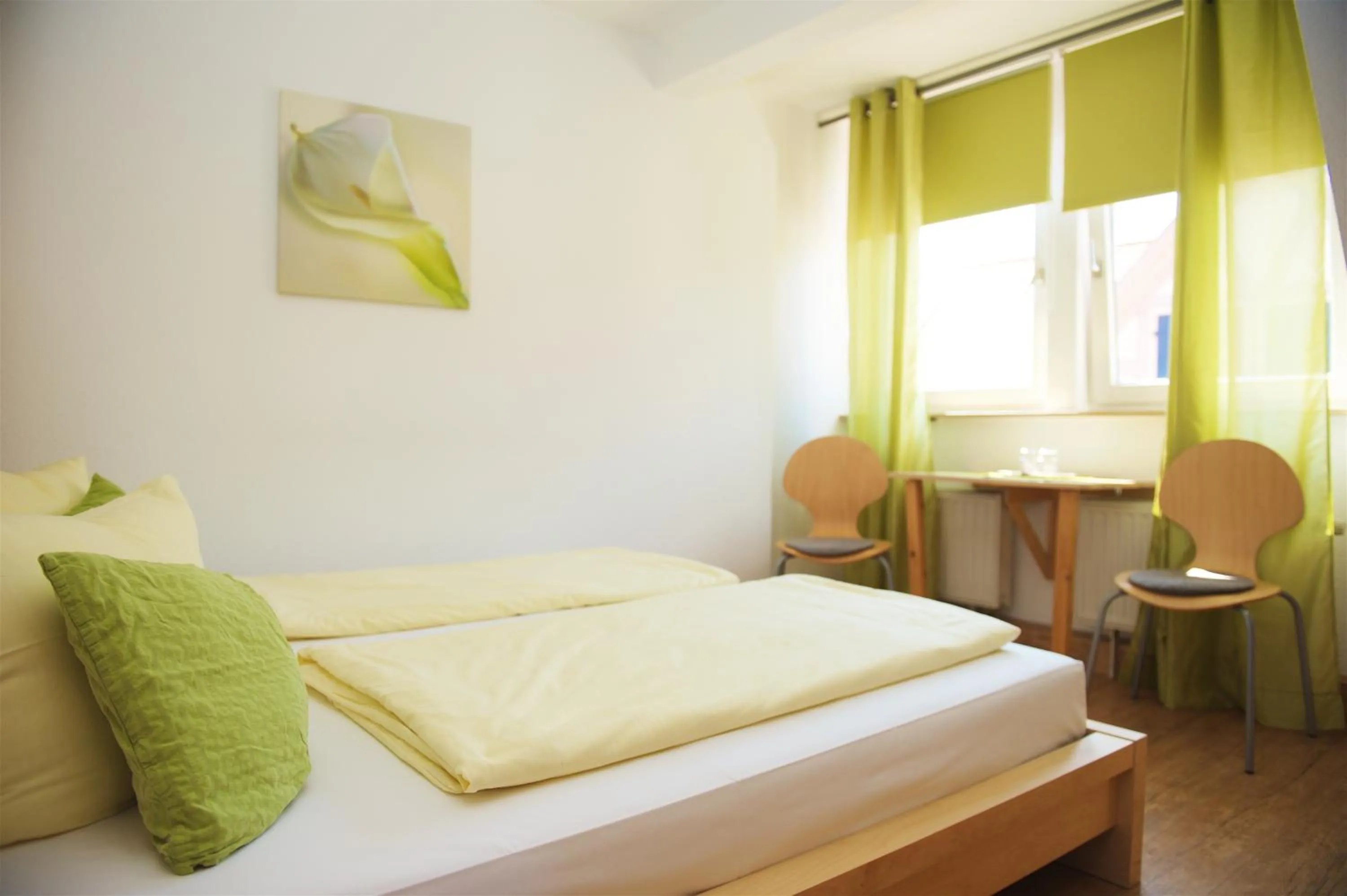 Bedroom, Bed in Berne's Altstadthotel