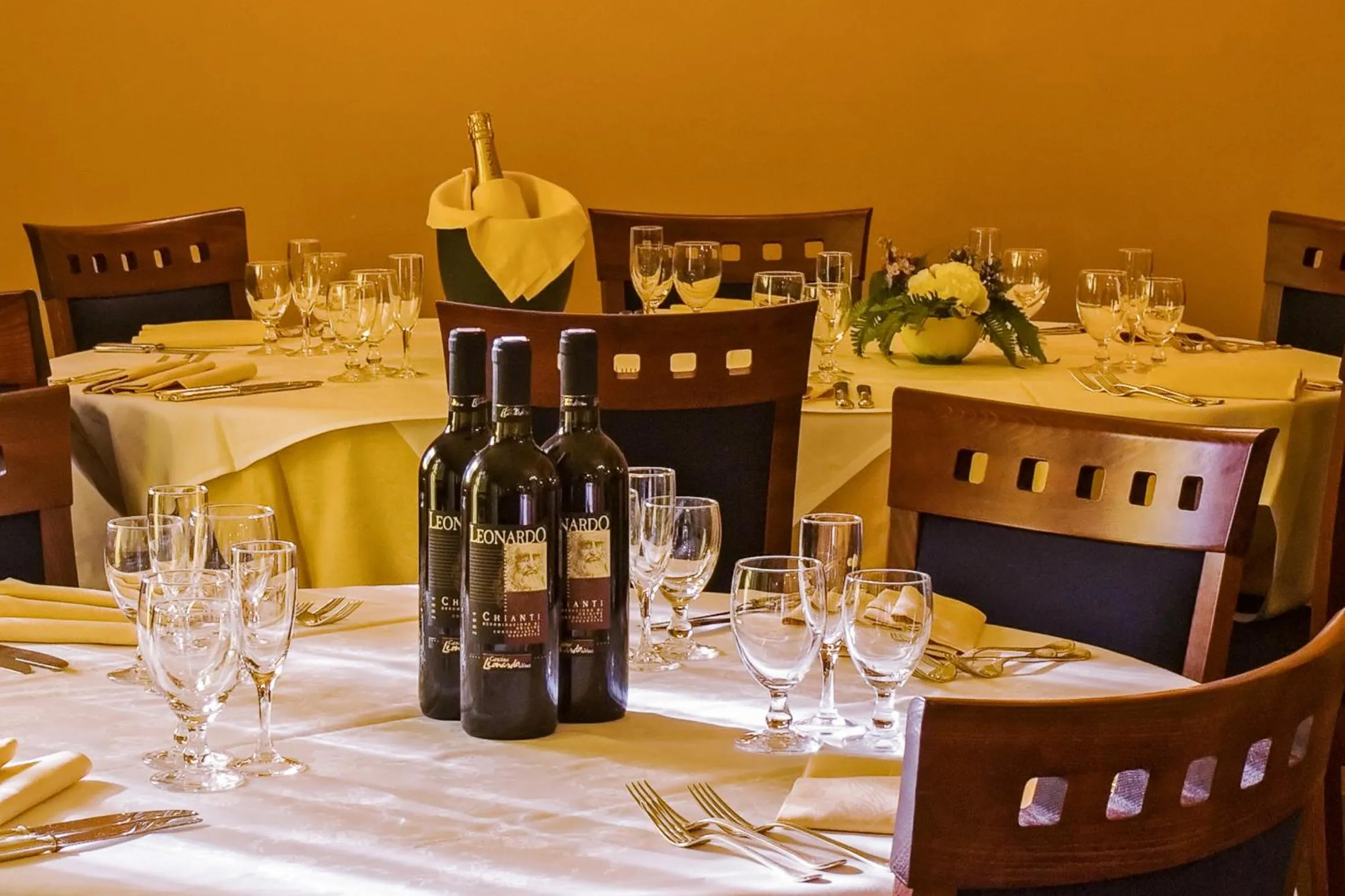 Restaurant/places to eat in Hotel Da Vinci