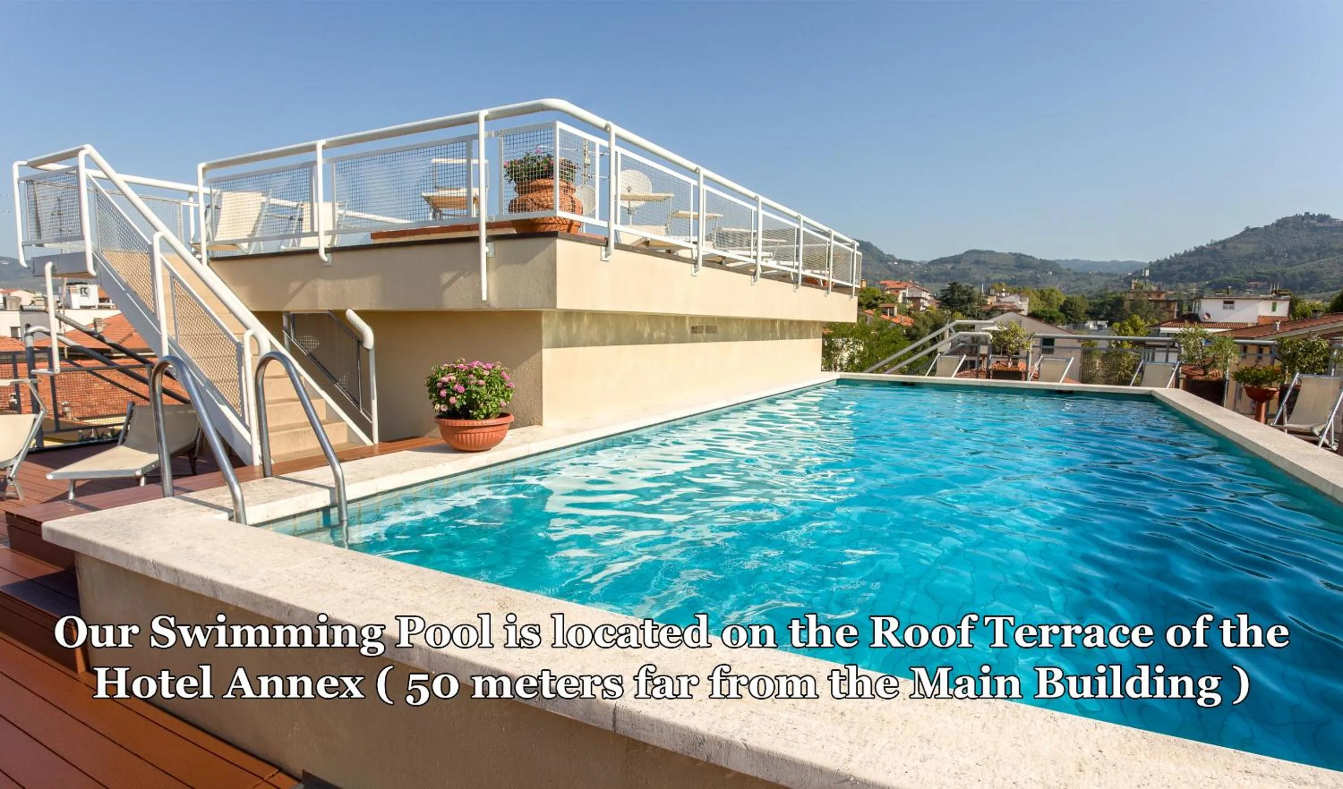 Pool view in Hotel Da Vinci