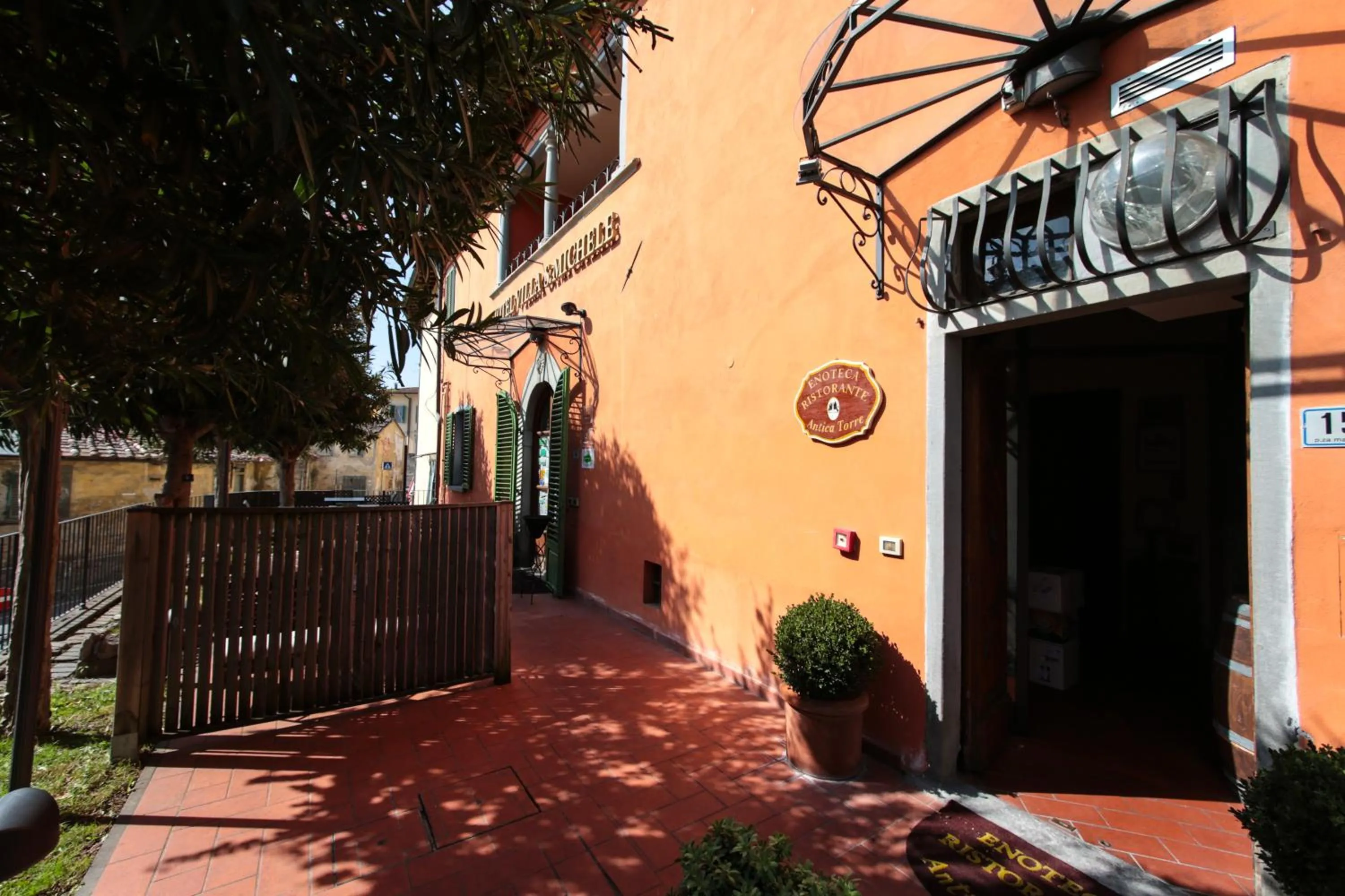 Facade/entrance in Hotel Villa San Michele