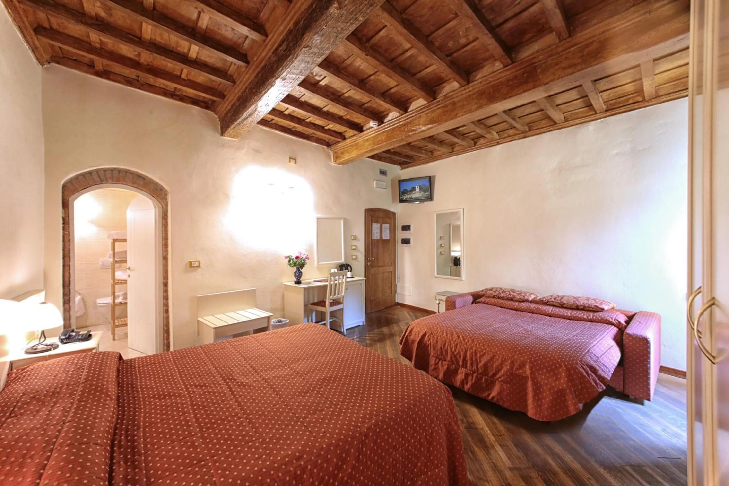 Photo of the whole room, Bed in Hotel Villa San Michele