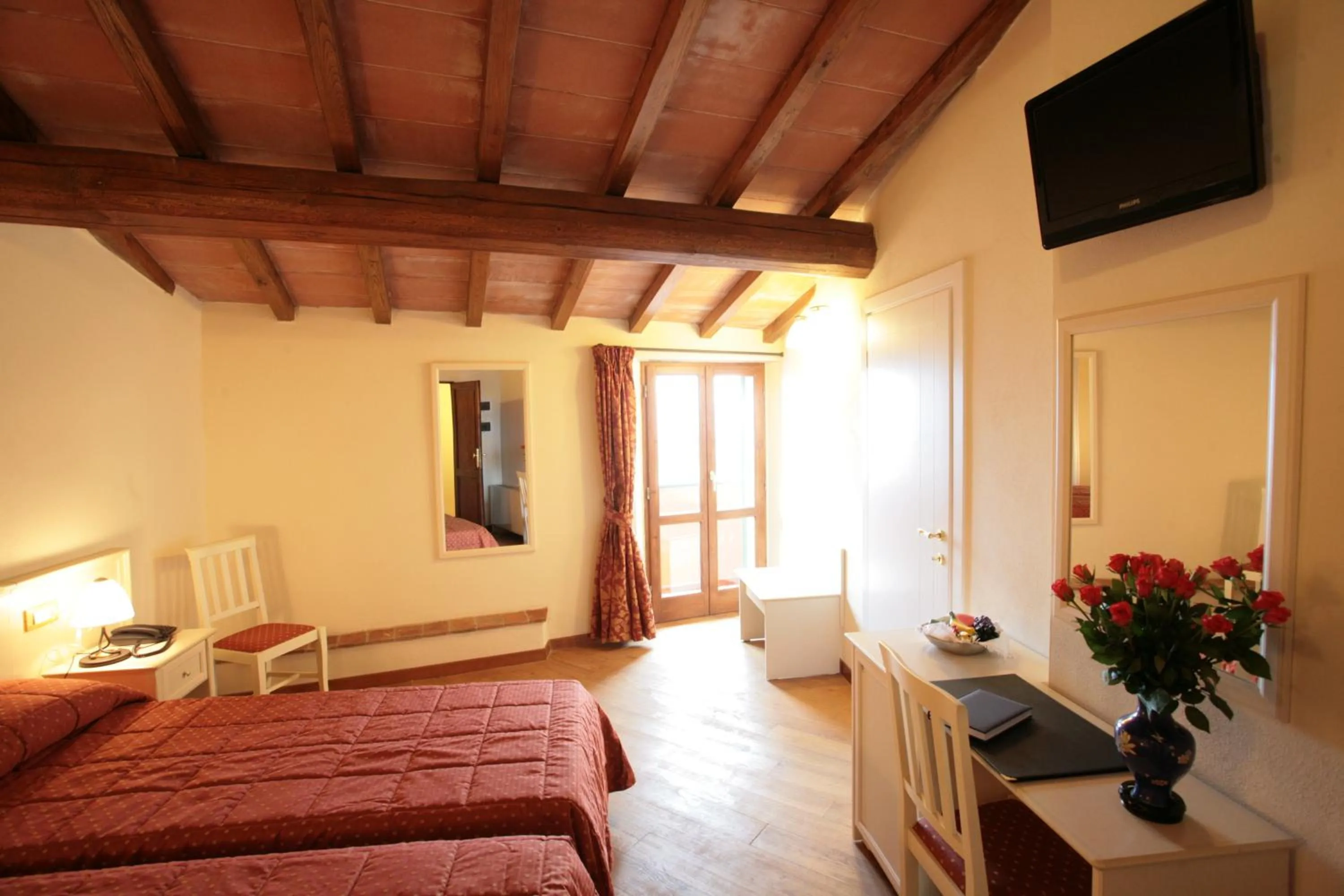 Balcony/Terrace, Bed in Hotel Villa San Michele