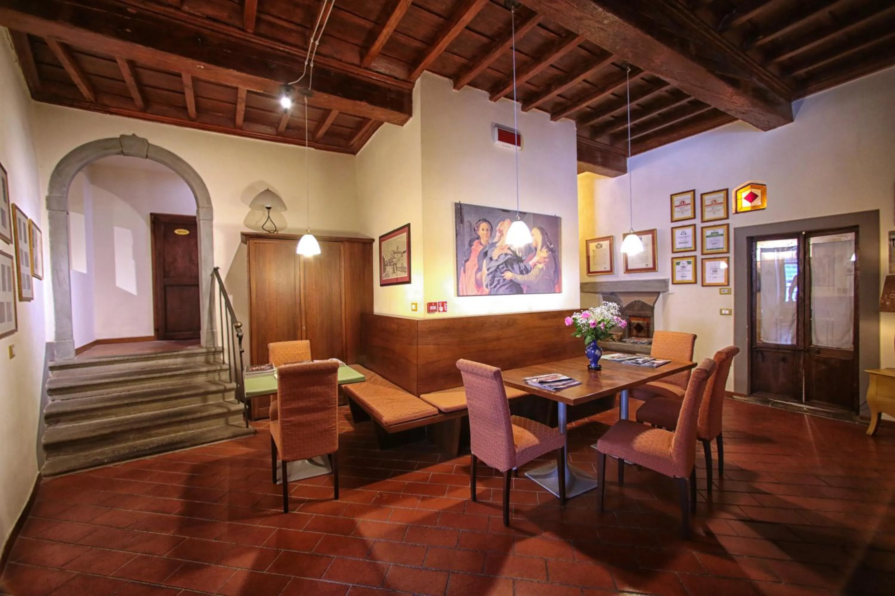 Communal lounge/ TV room in Hotel Villa San Michele