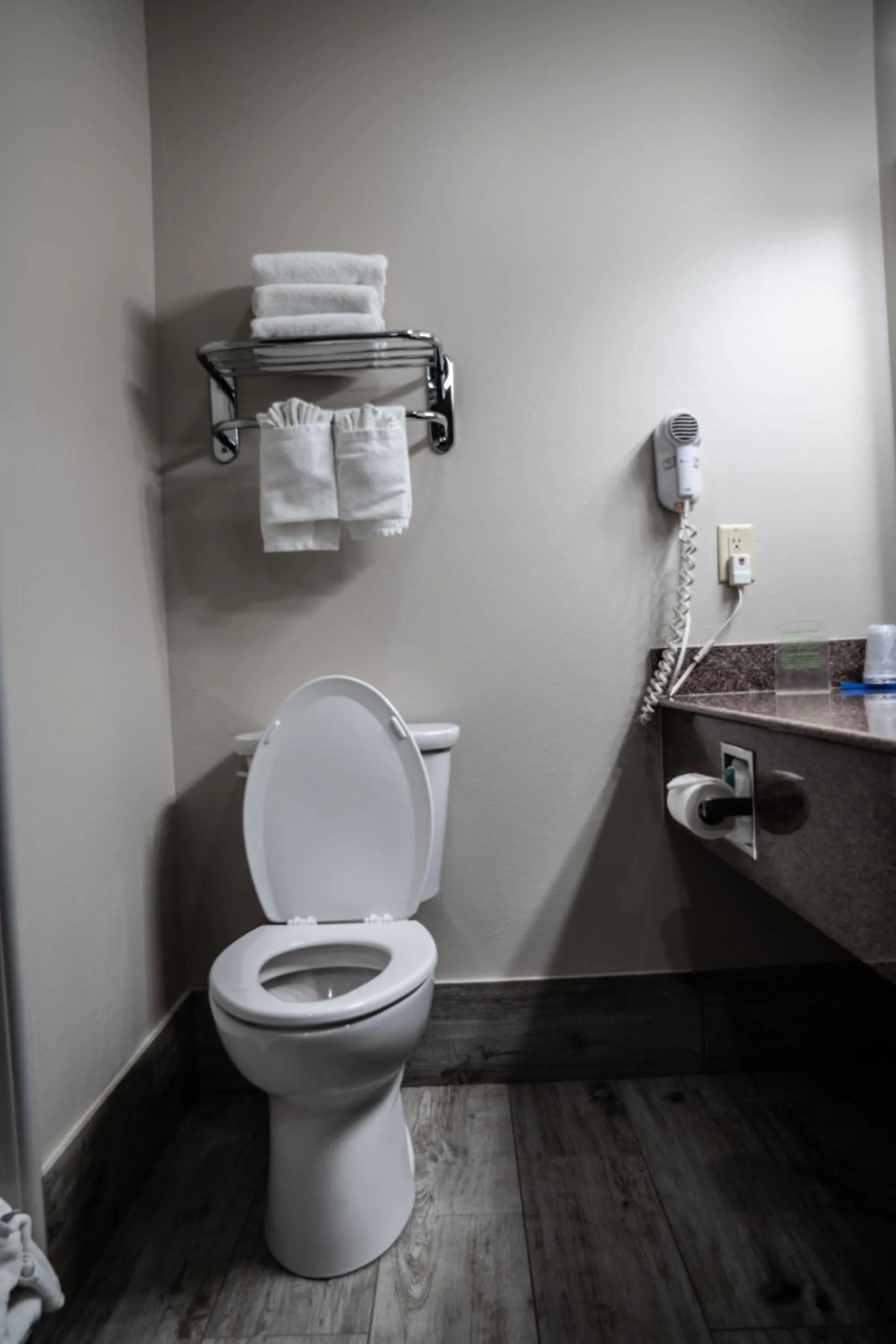 Lucille's Hotel, Restaurant, & Bar