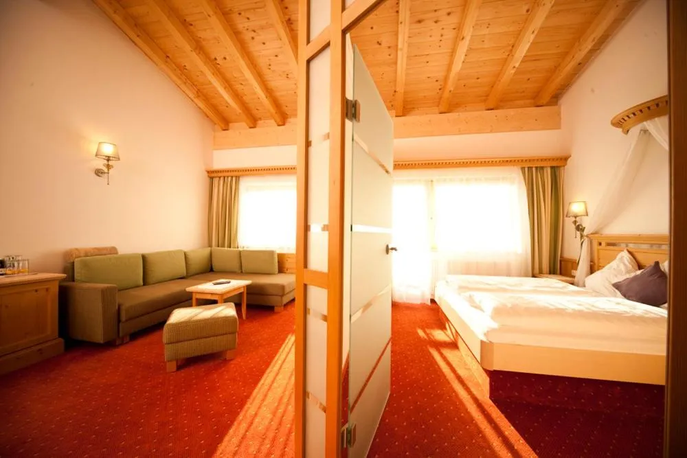 Photo of the whole room, Bed in Hotel Das Kohlmais - direkt an der Kohlmaisbahn