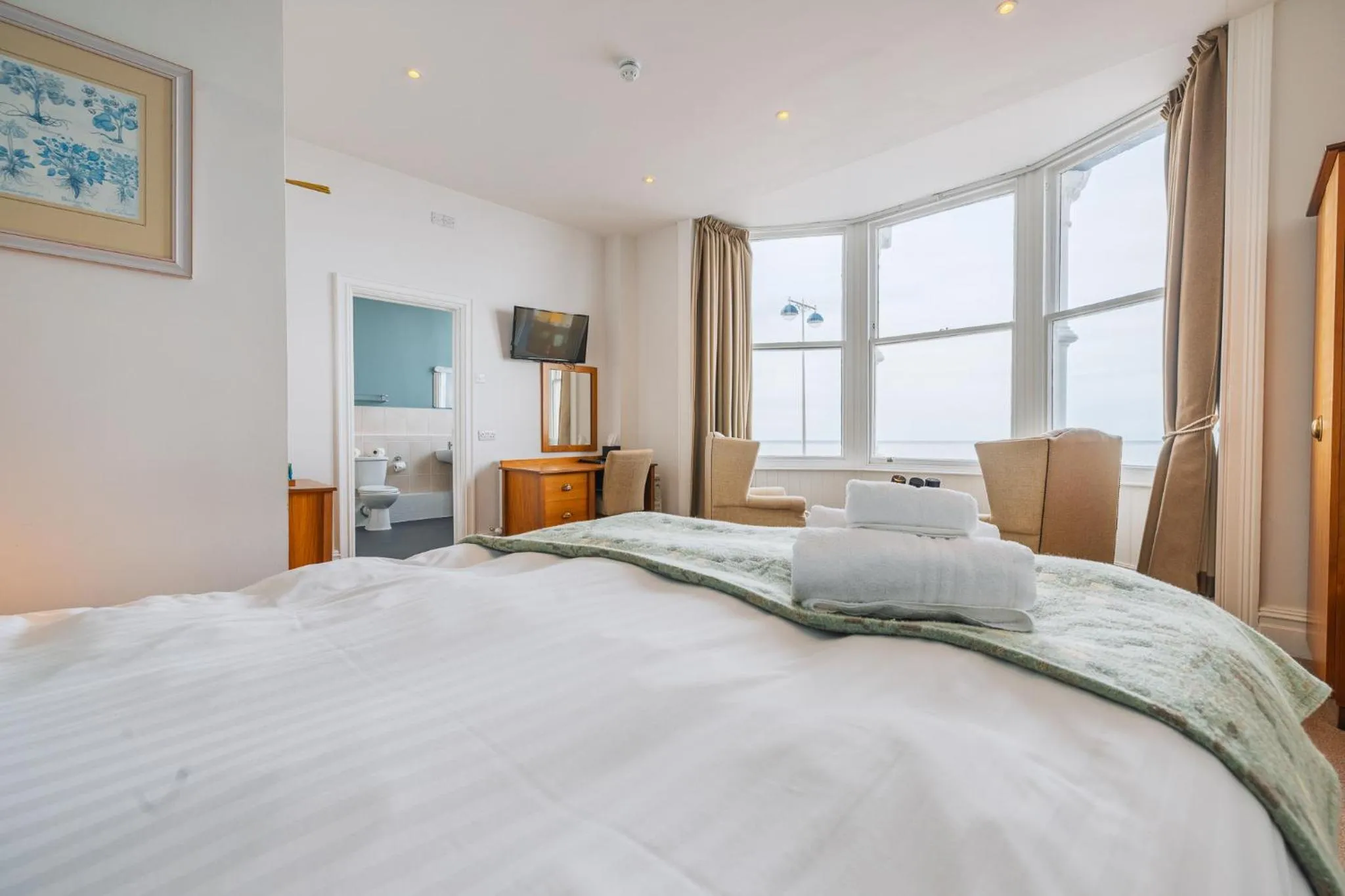 Bedroom, Bed in The Glengower