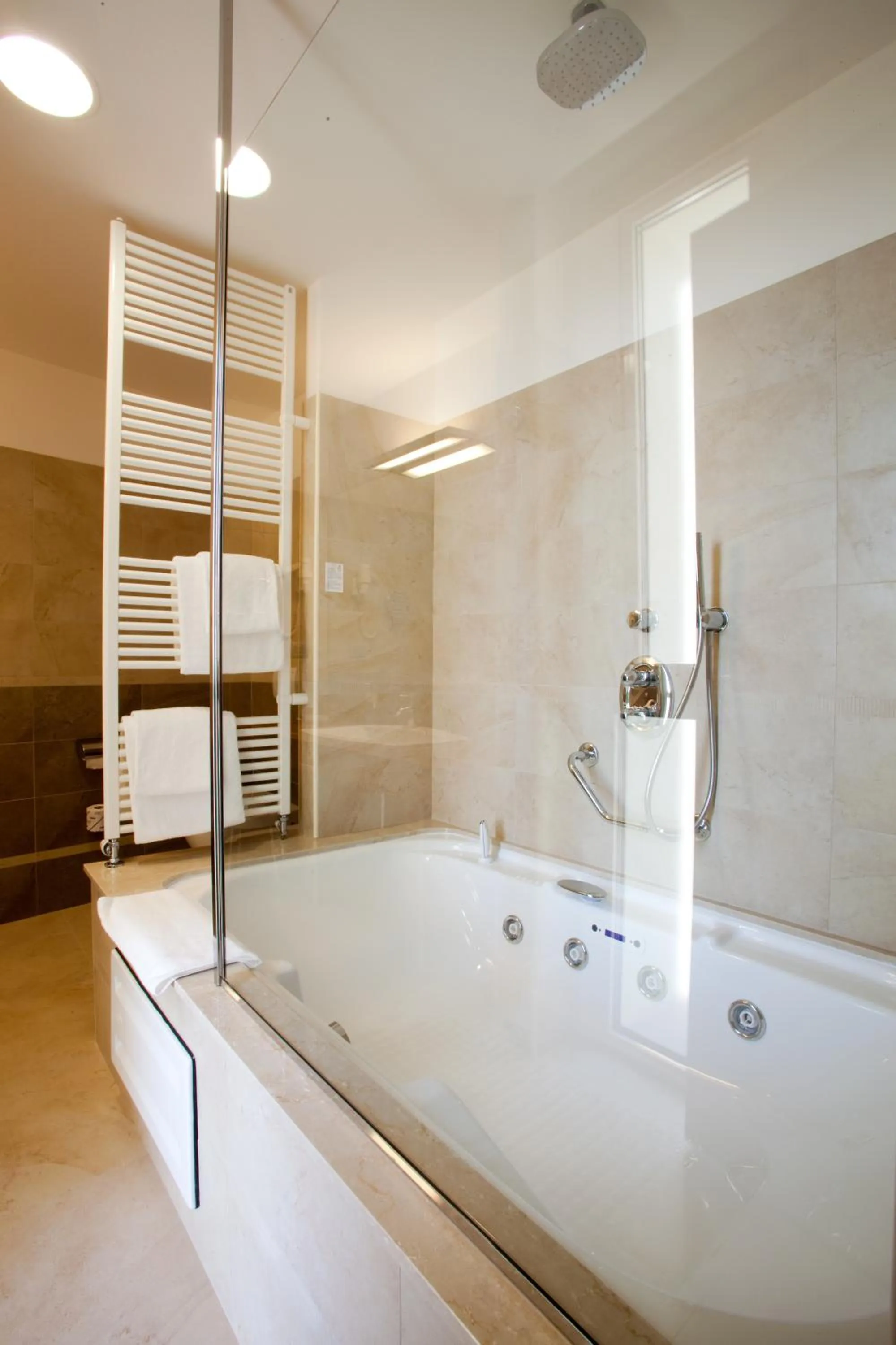 Bathroom in Breaking Business Hotel