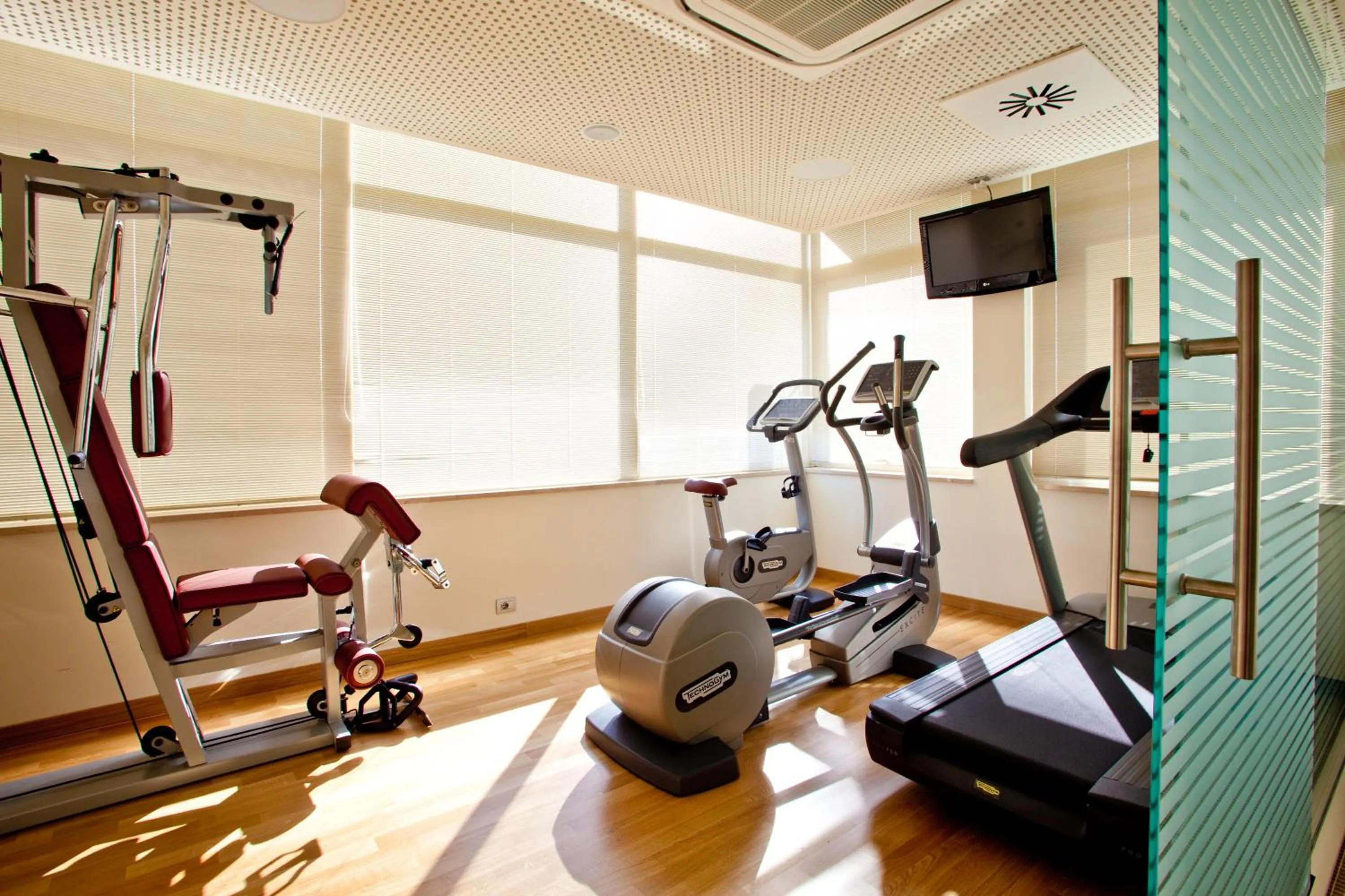 Fitness centre/facilities in Breaking Business Hotel