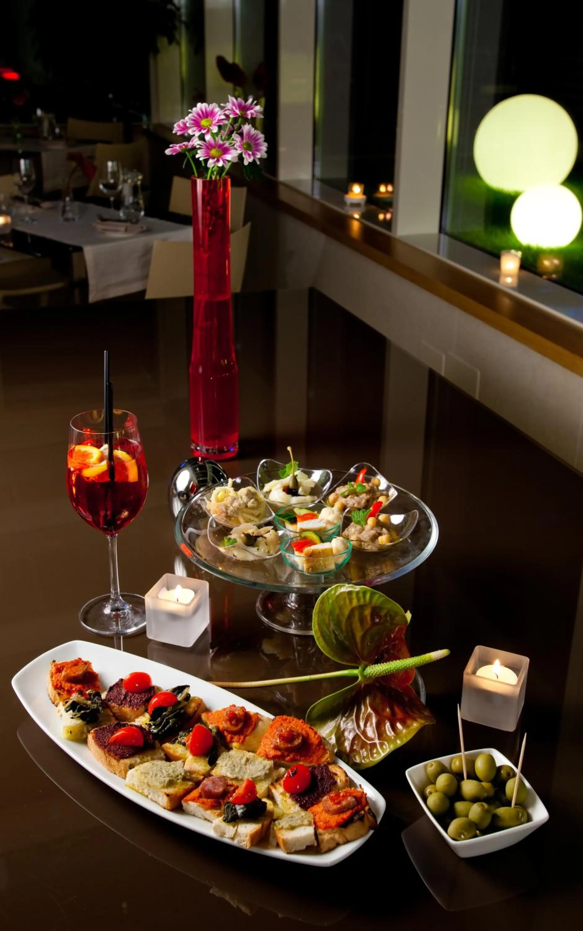 Food and drinks in Breaking Business Hotel