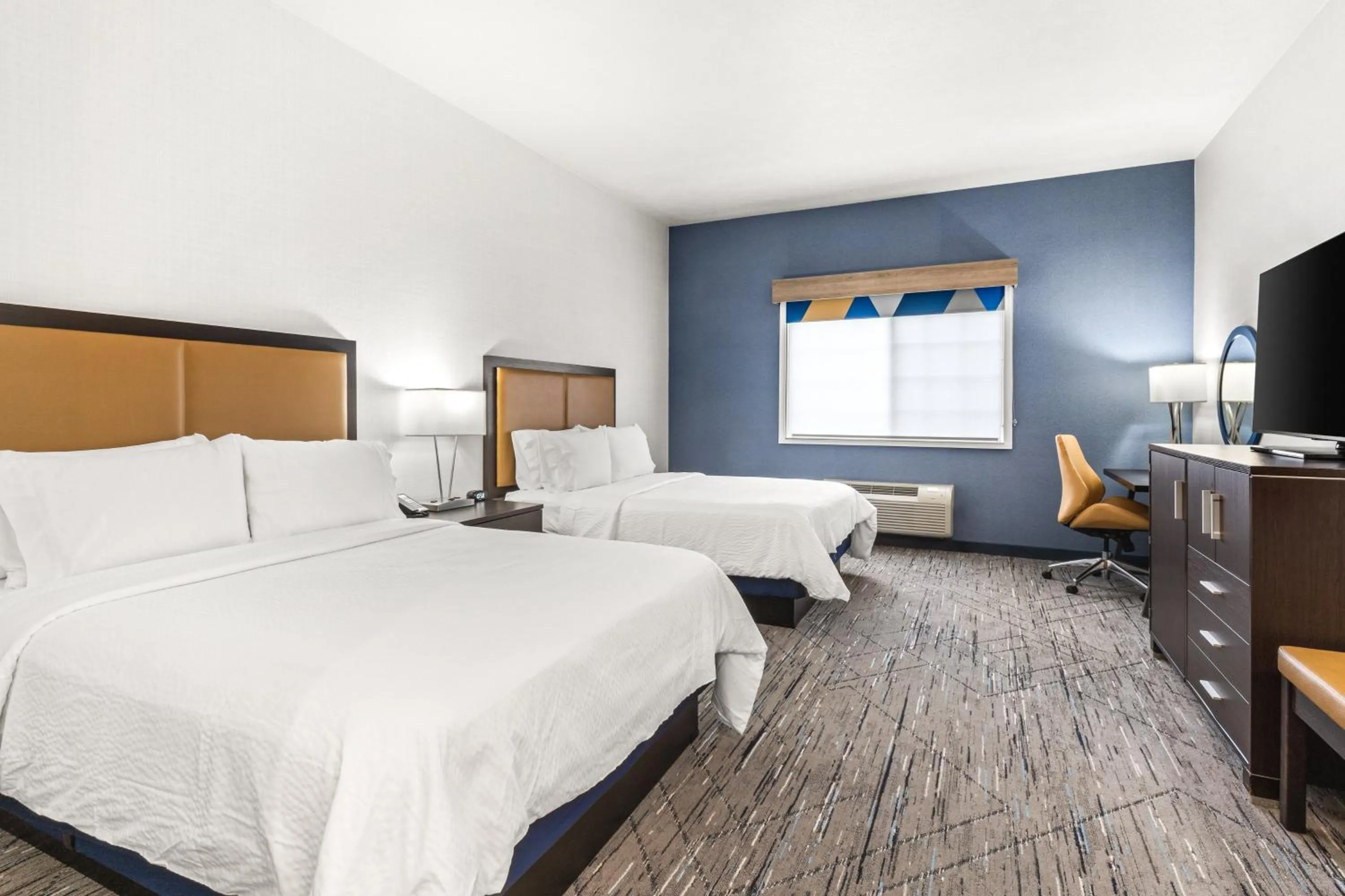Photo of the whole room, Bed in Holiday Inn Express Wenatchee by IHG