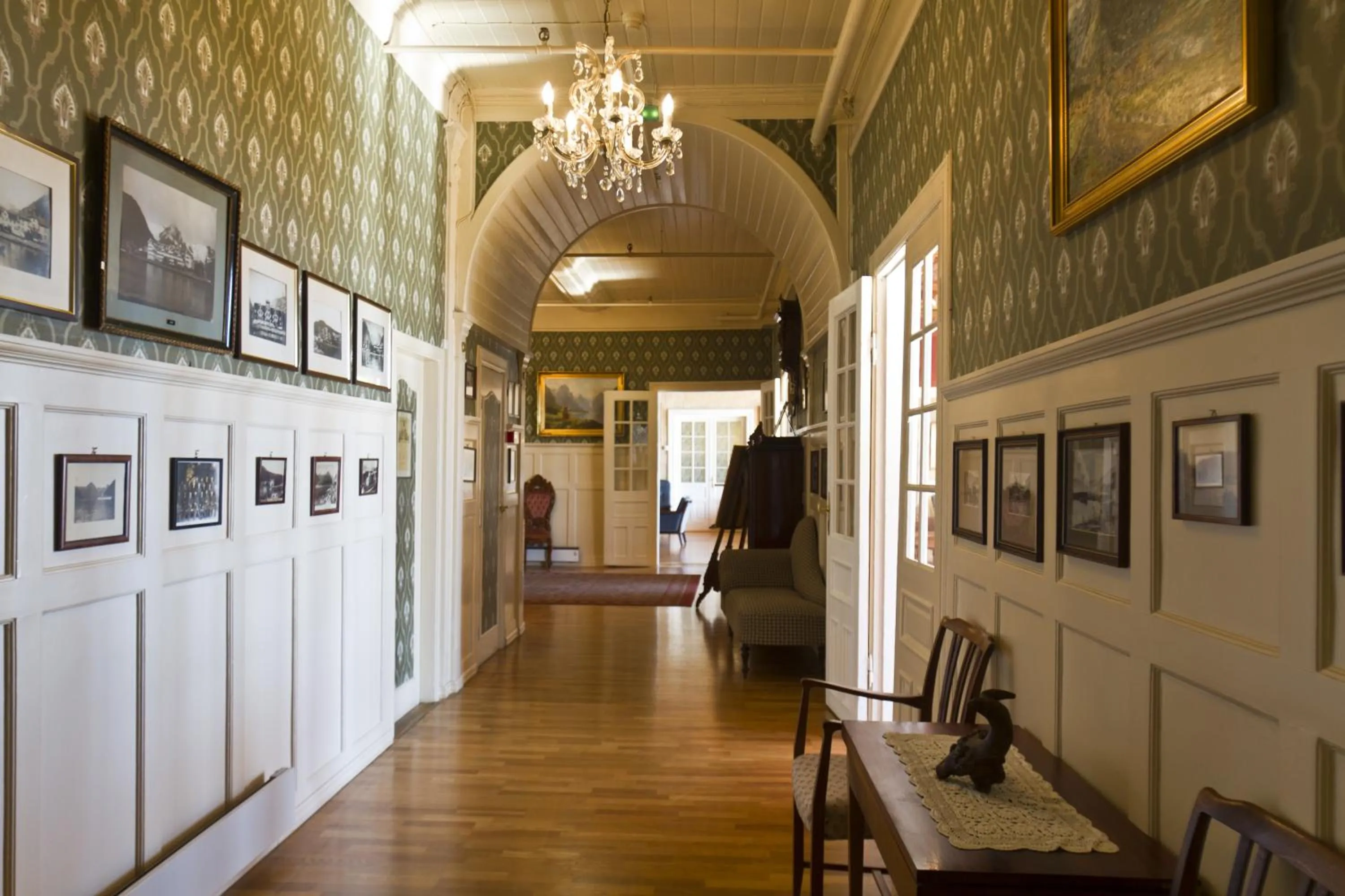 Lounge or bar in Kviknes Hotel