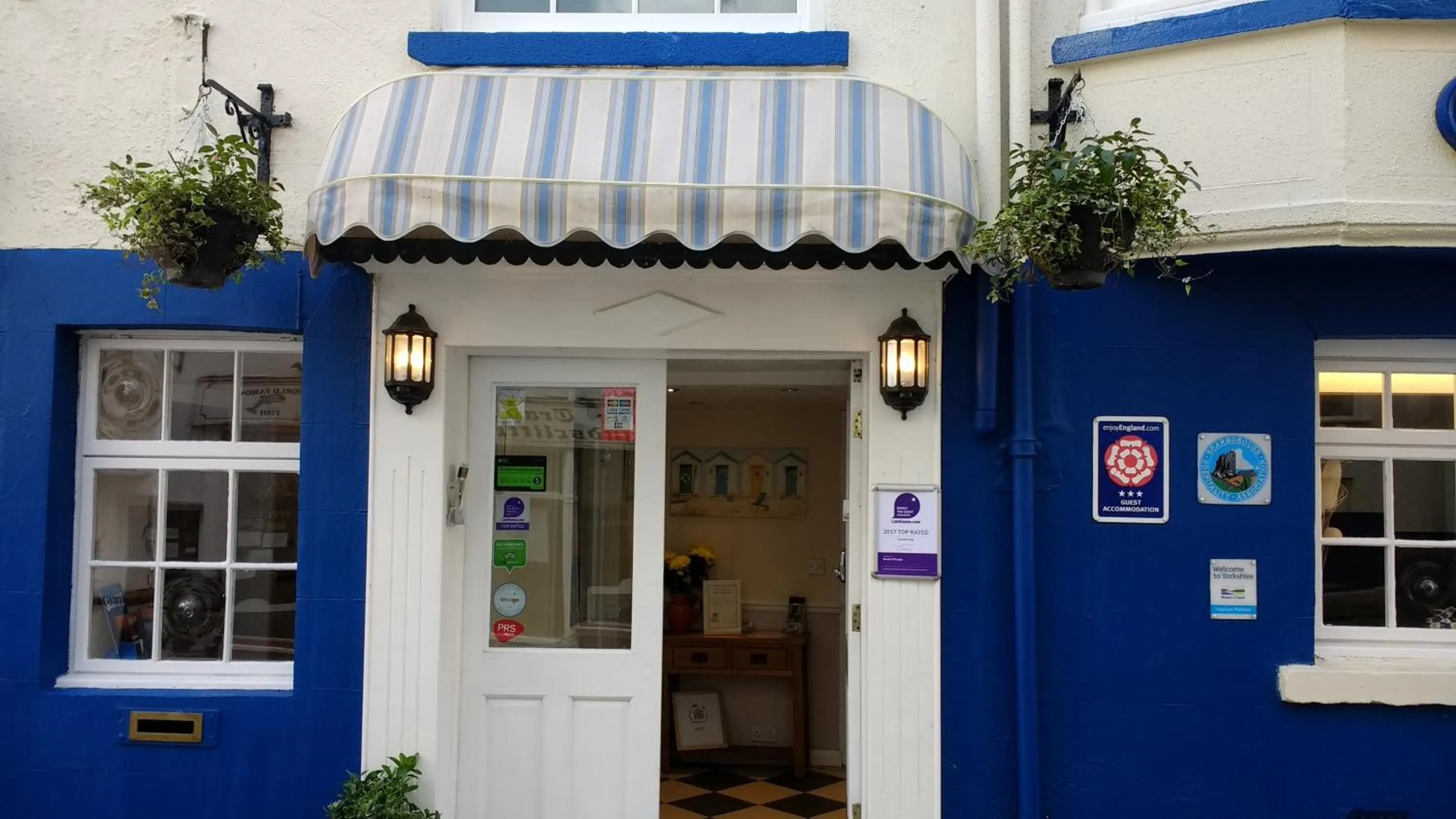 Property building in Blands Cliff Lodge