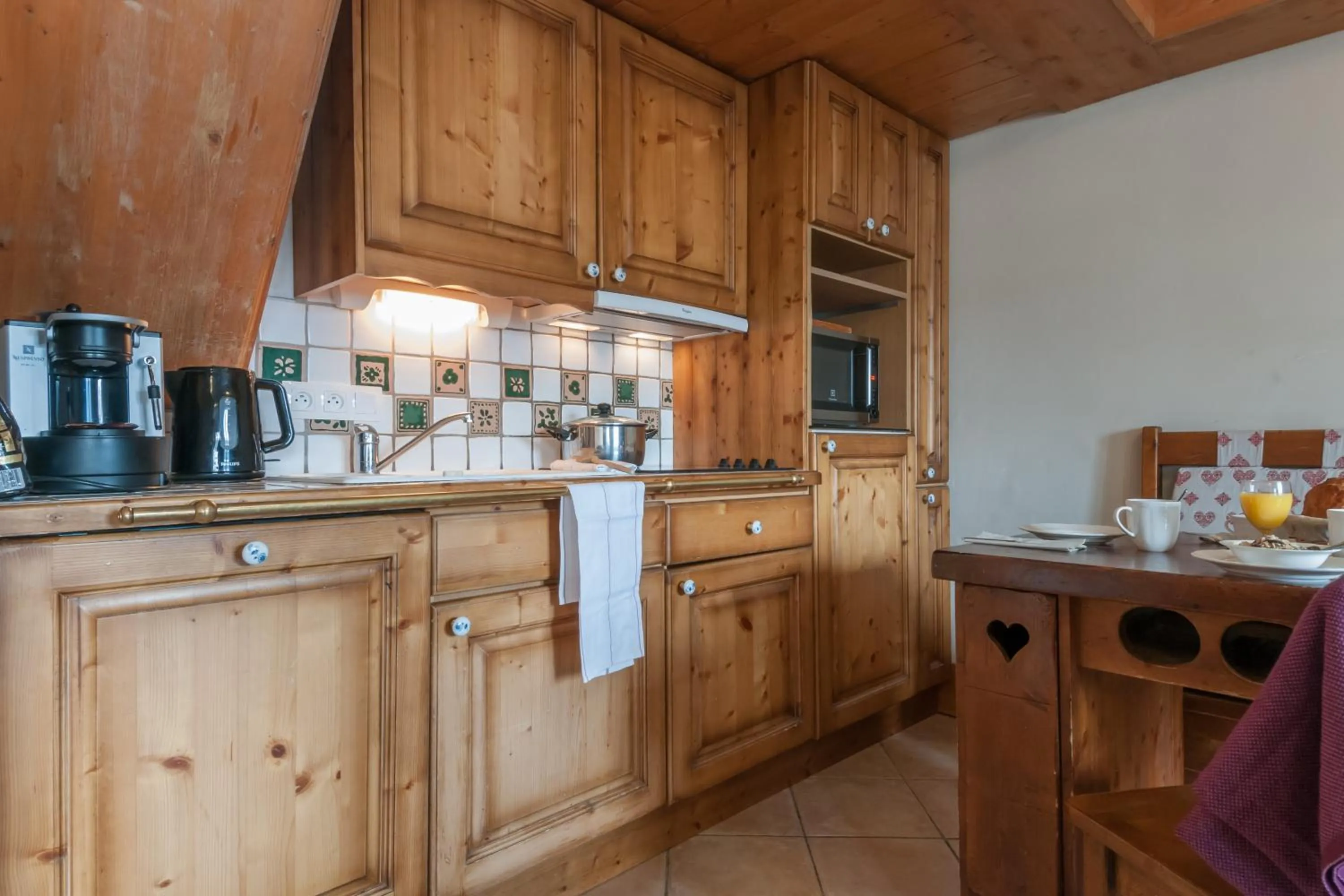 Coffee/tea facilities in Résidence Pierre & Vacances Premium Les Fermes De Méribel