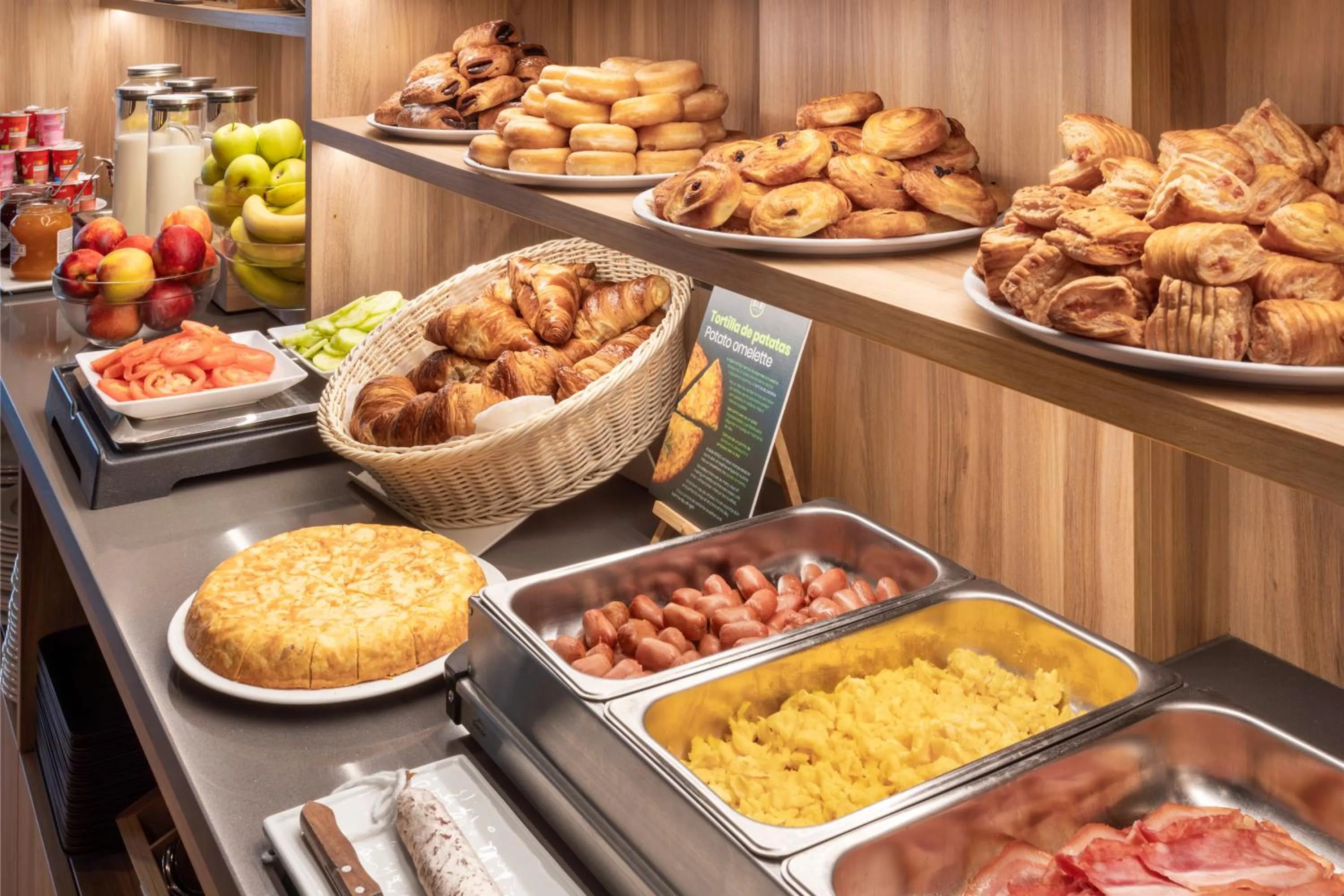 Buffet breakfast in B&B HOTEL Barcelona Rubí
