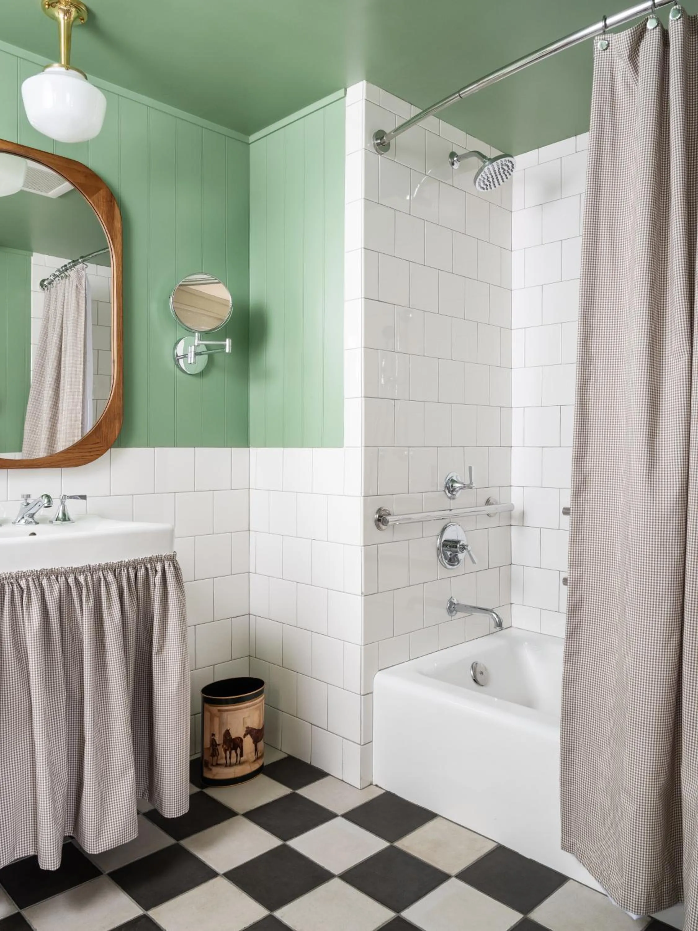 Shower in Le Petit Pali at Ocean Ave