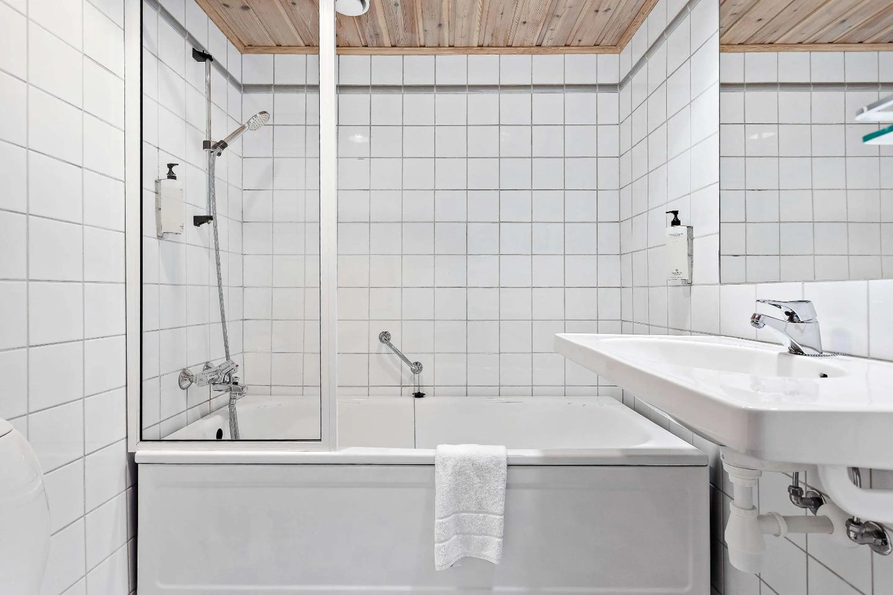 Bedroom in Voksenasen Hotell; Best Western Signature Collection