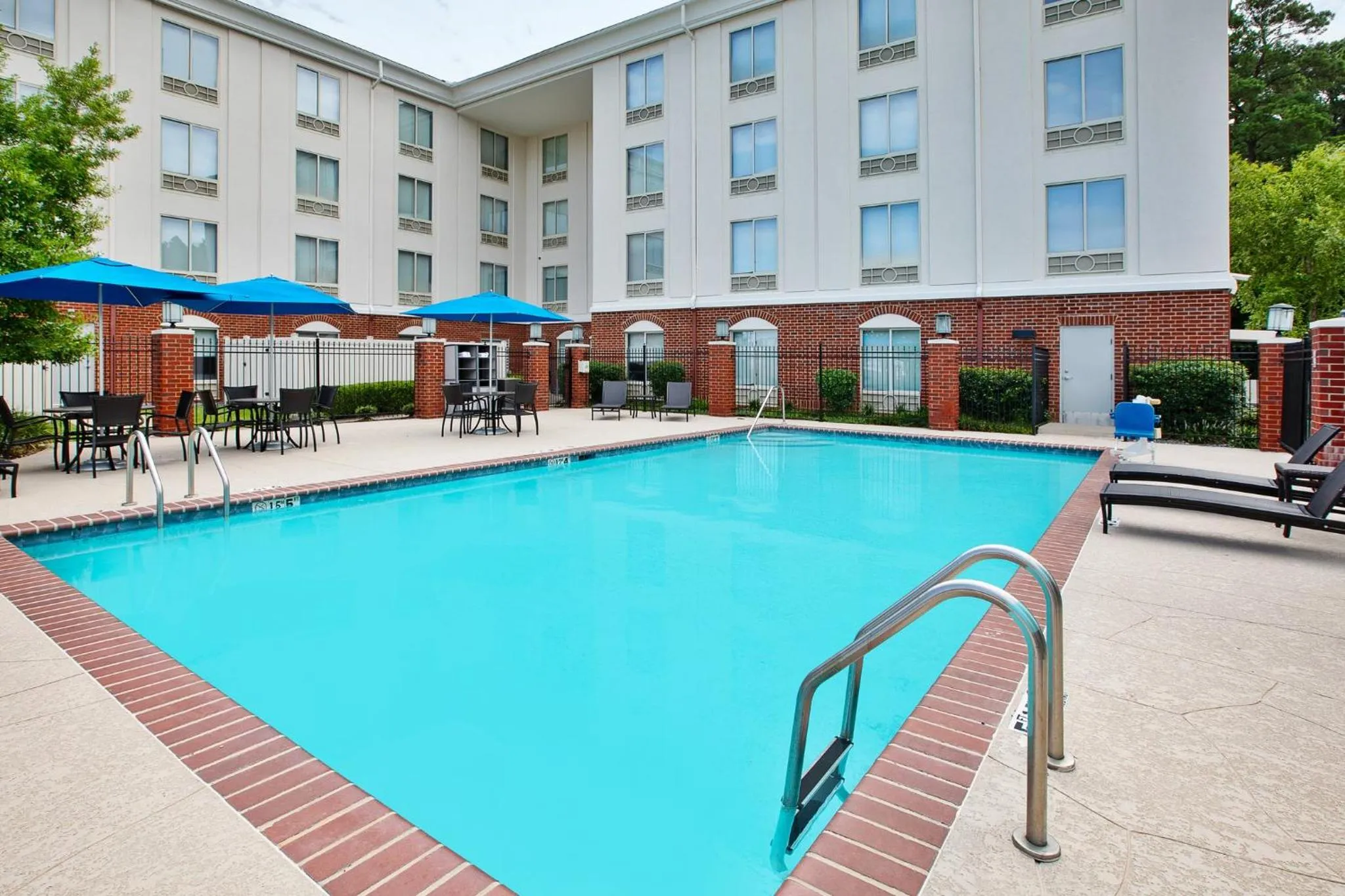Swimming pool in Holiday Inn Express Hotel & Suites West Monroe by IHG