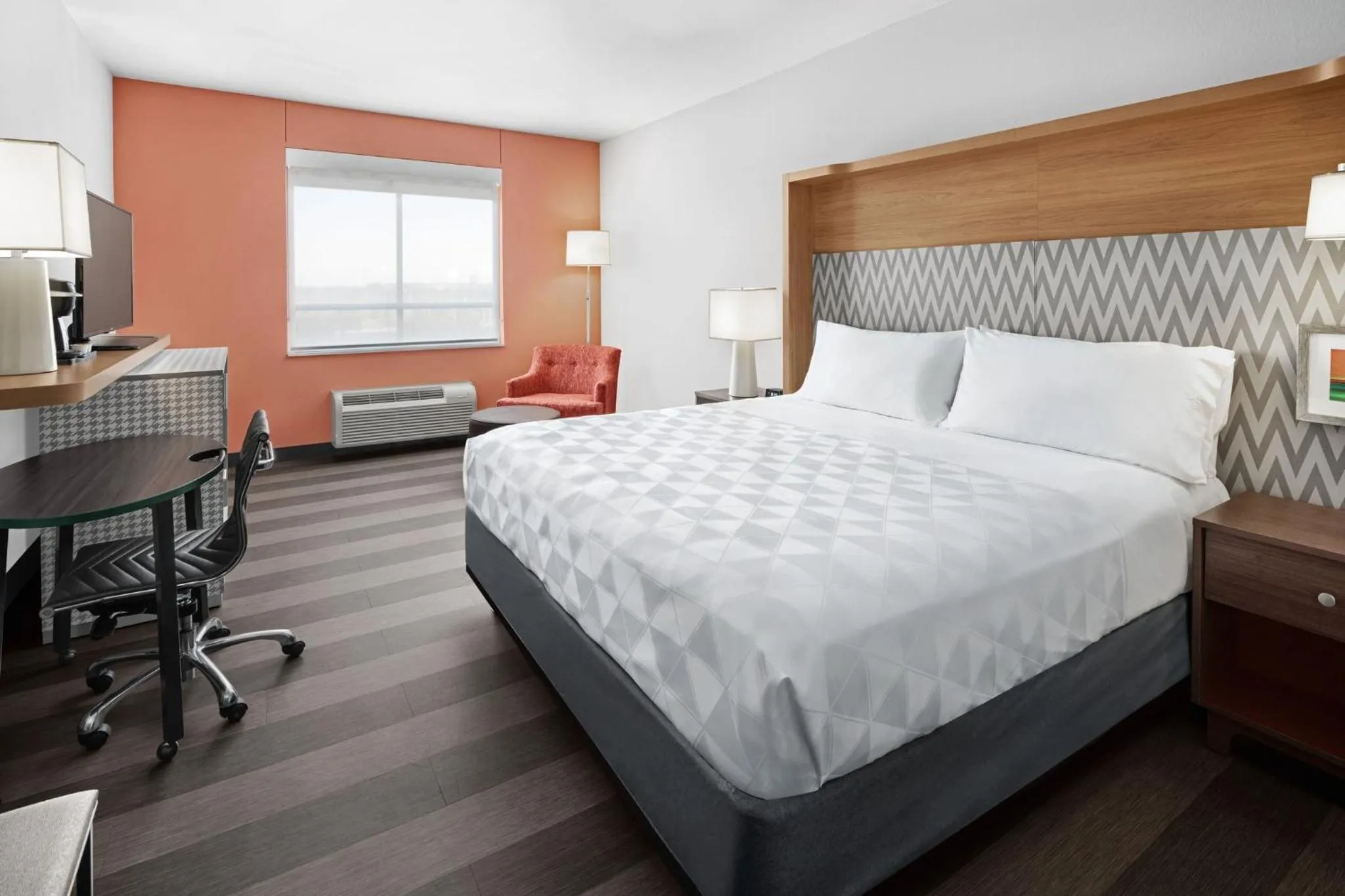 Photo of the whole room, Bed in Holiday Inn Odessa by IHG