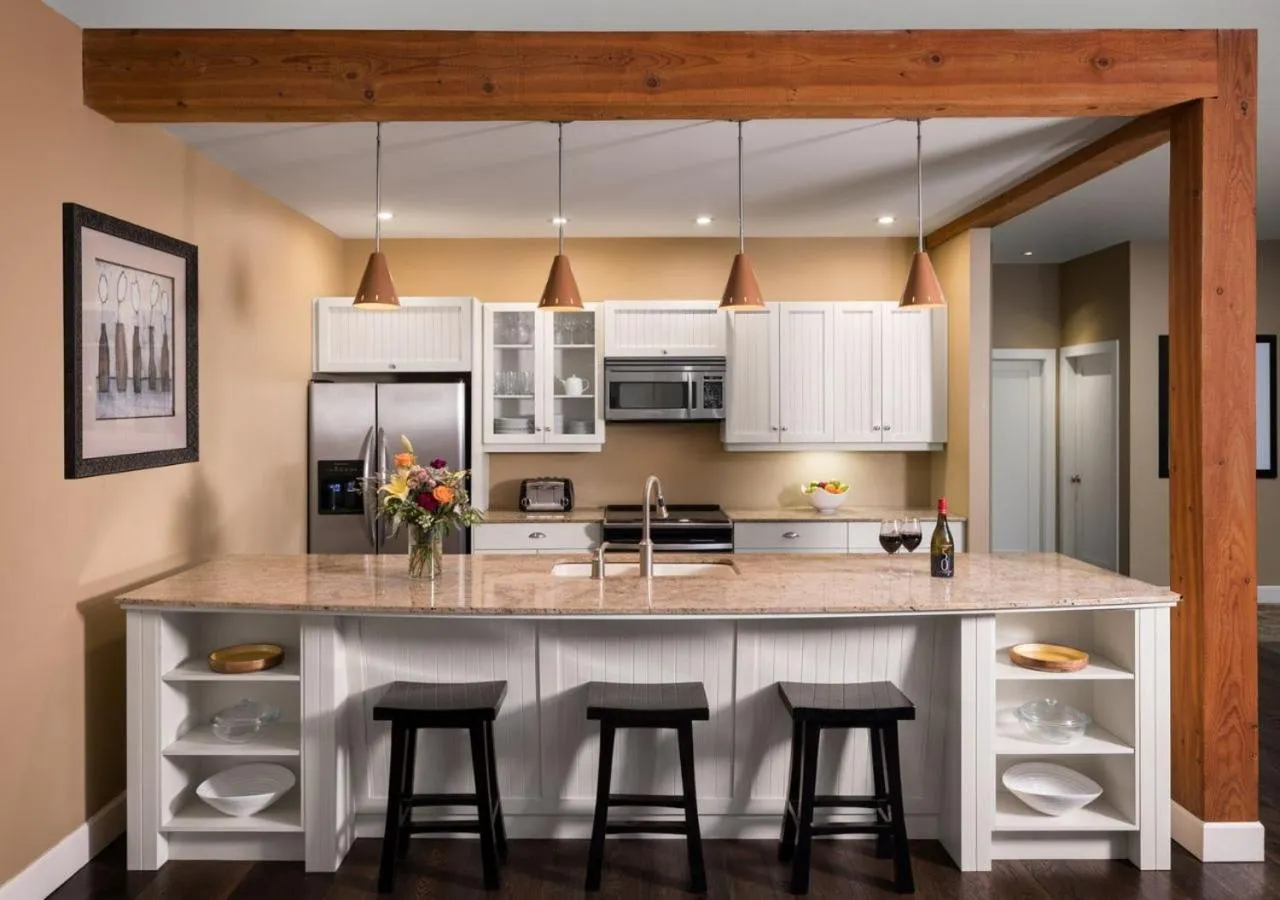 Kitchen or kitchenette in Outback Lakeside Vacation Homes