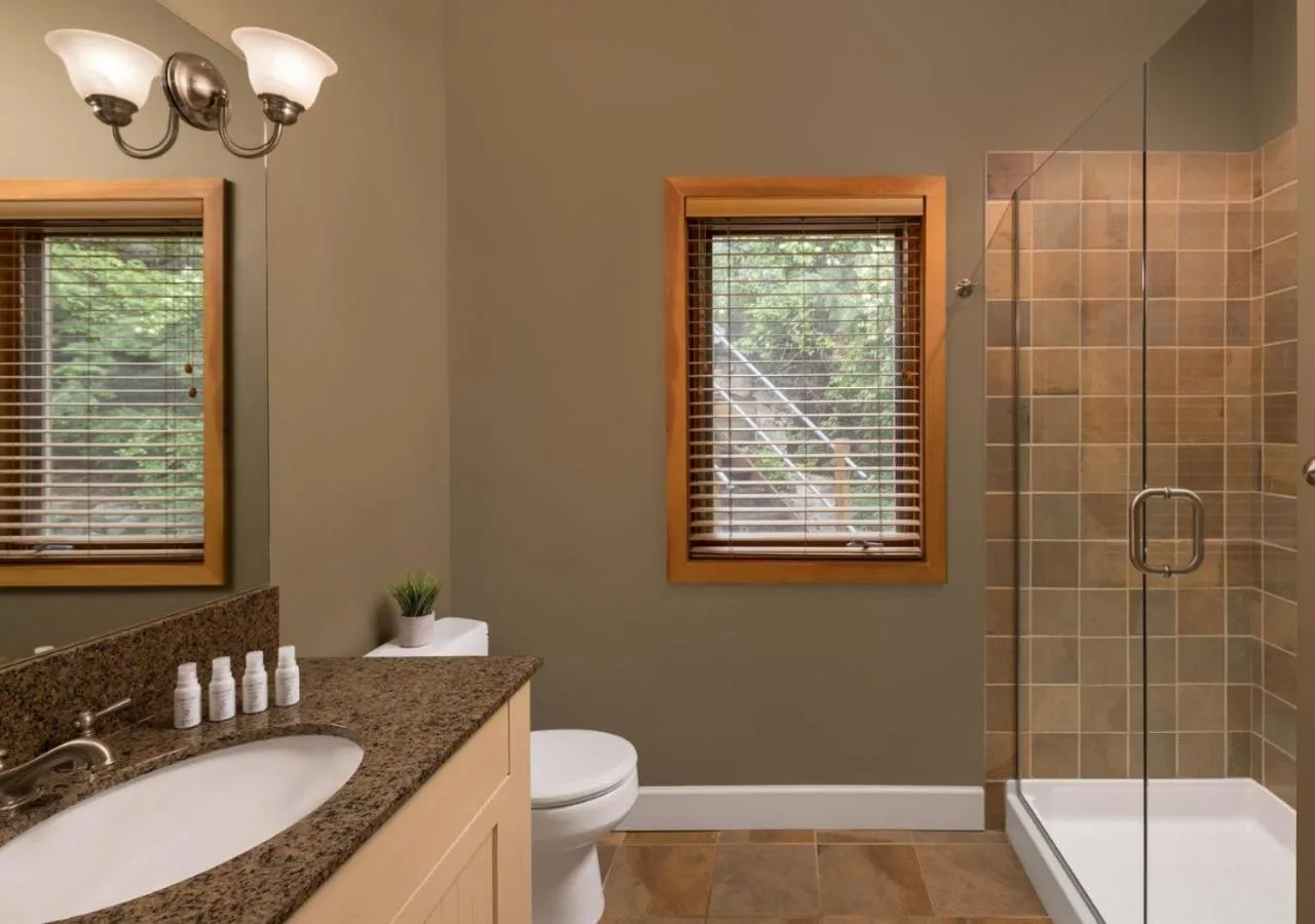 Shower in Outback Lakeside Vacation Homes