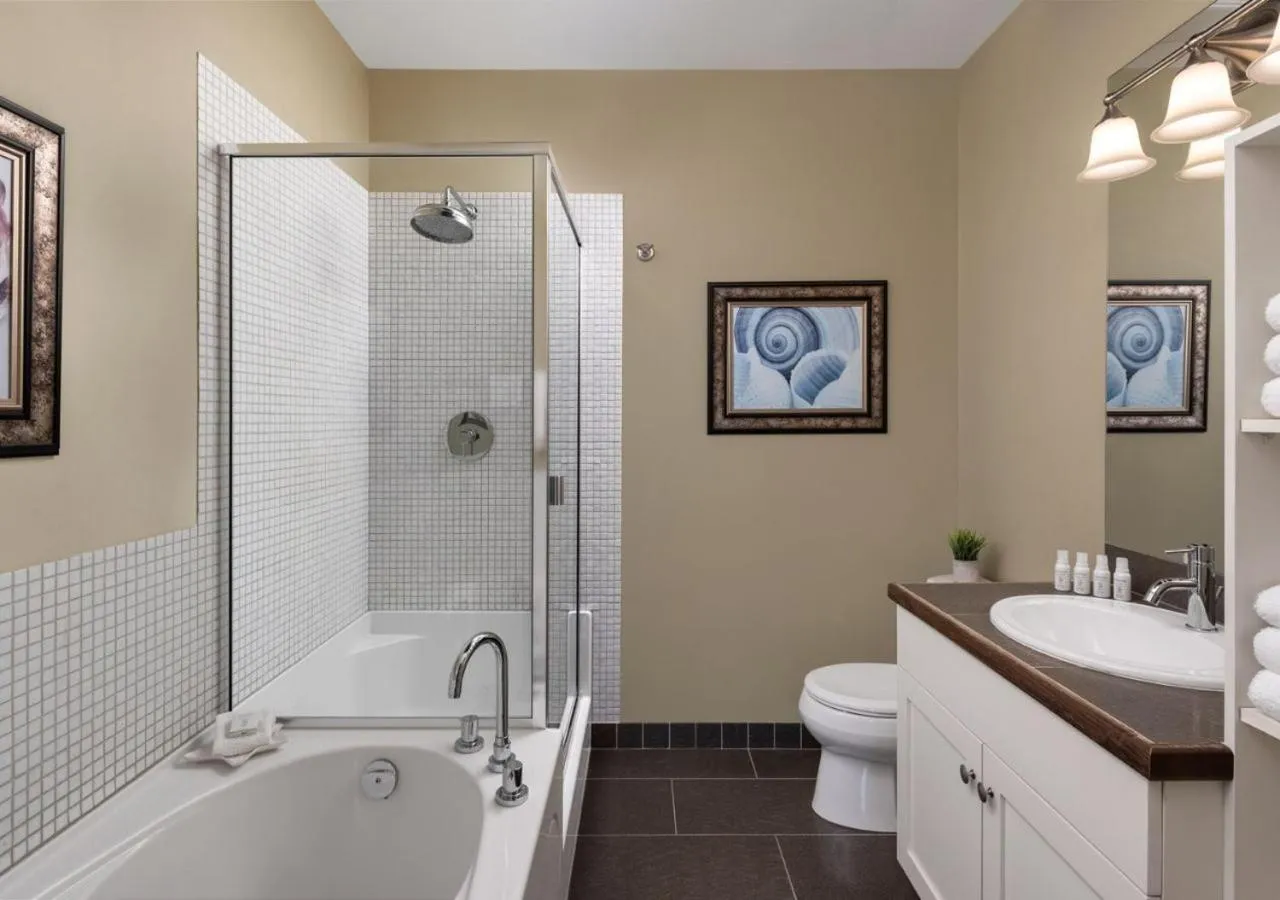 Shower in Outback Lakeside Vacation Homes