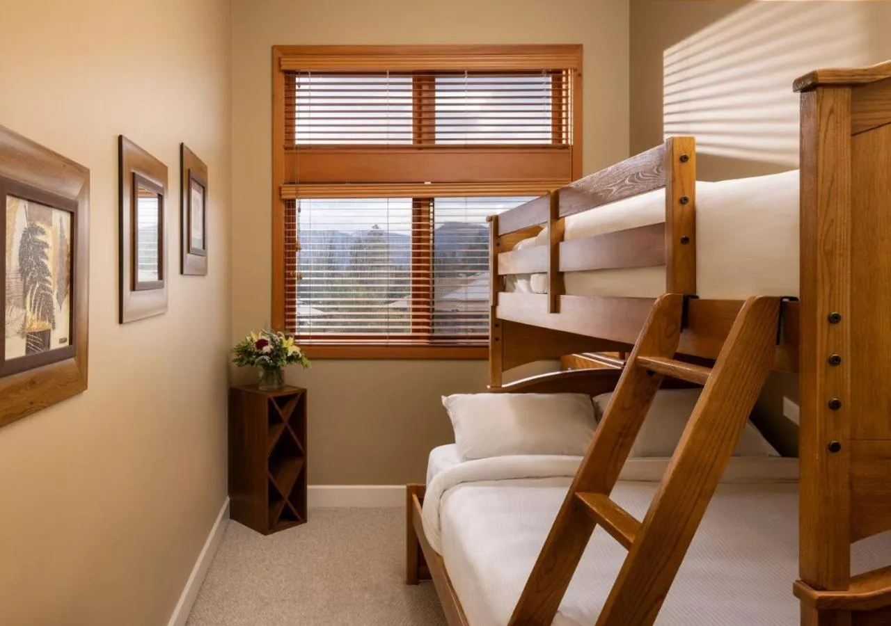 Bed in Outback Lakeside Vacation Homes