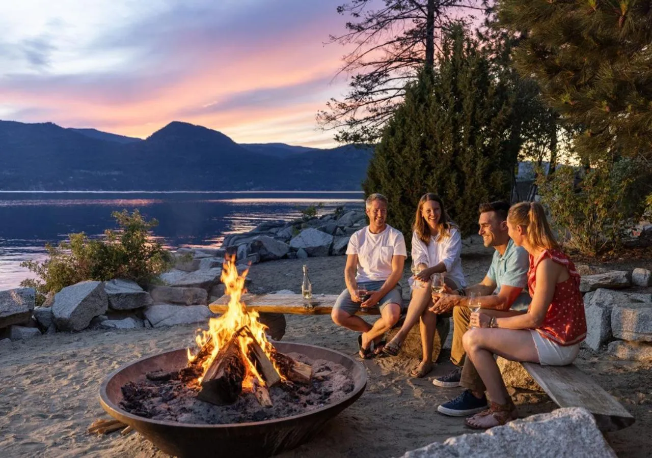 People in Outback Lakeside Vacation Homes