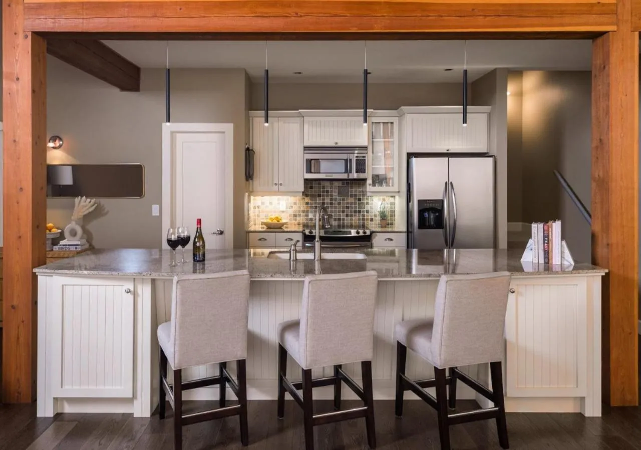 Kitchen or kitchenette in Outback Lakeside Vacation Homes