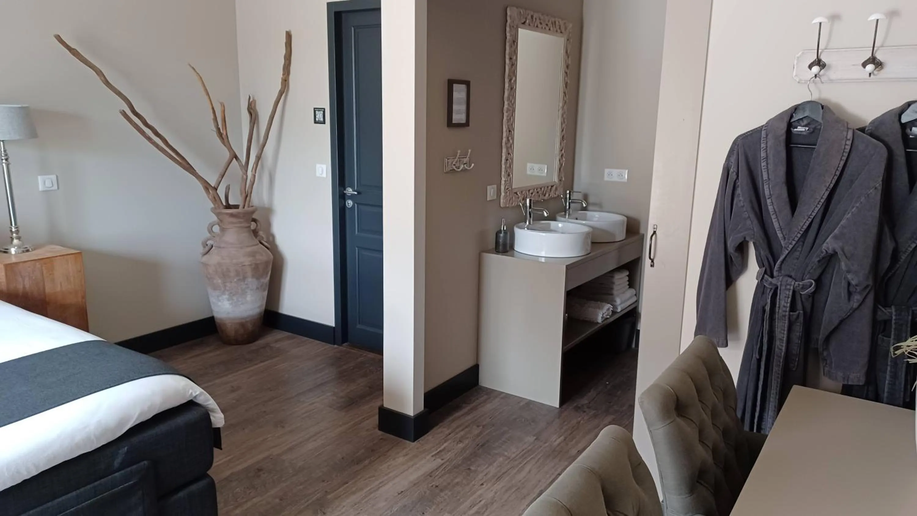 Bedroom, Bed in La Douce Dordogne