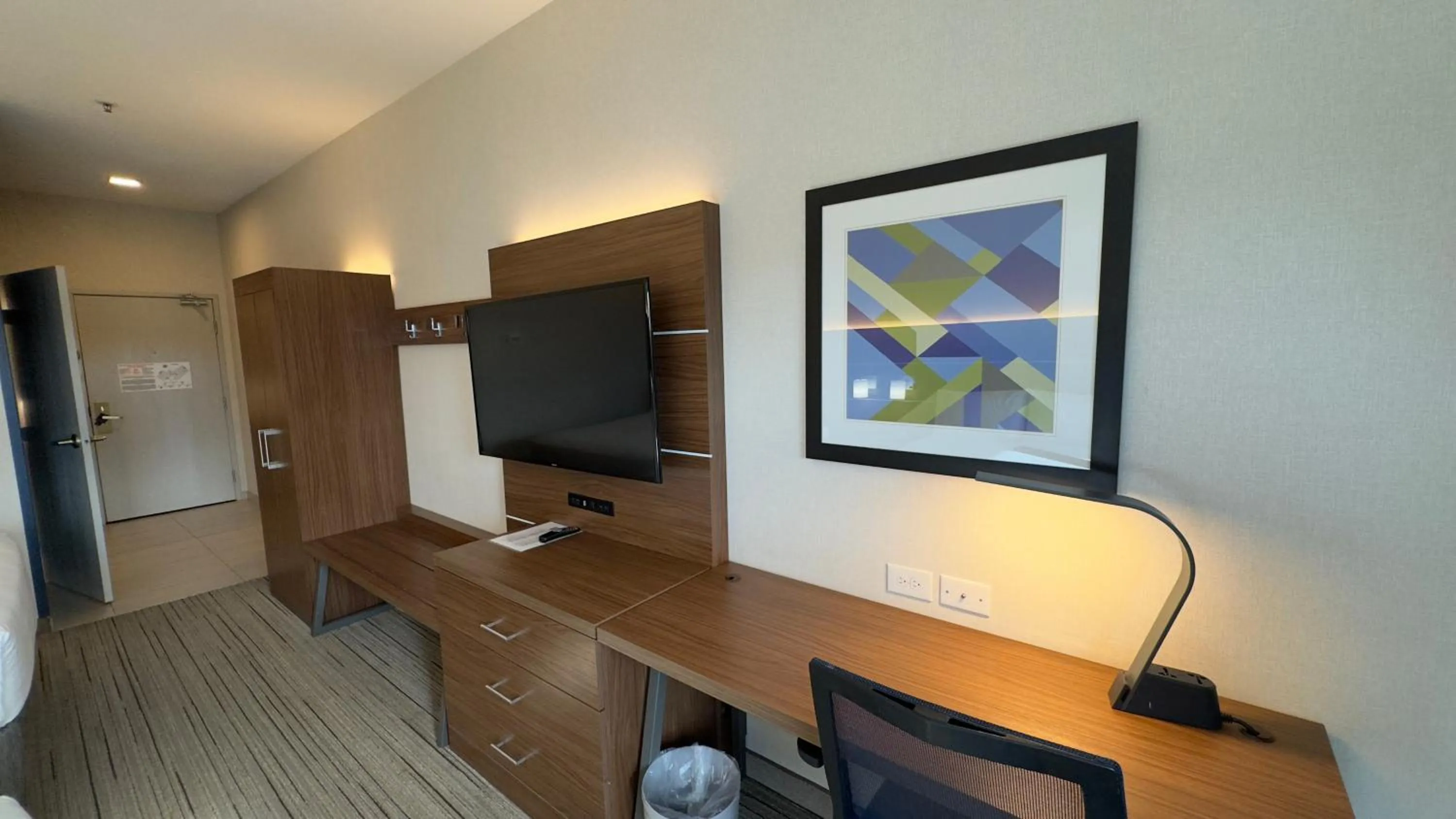 Standard Room in Holiday Inn Express Hotel & Suites Marina