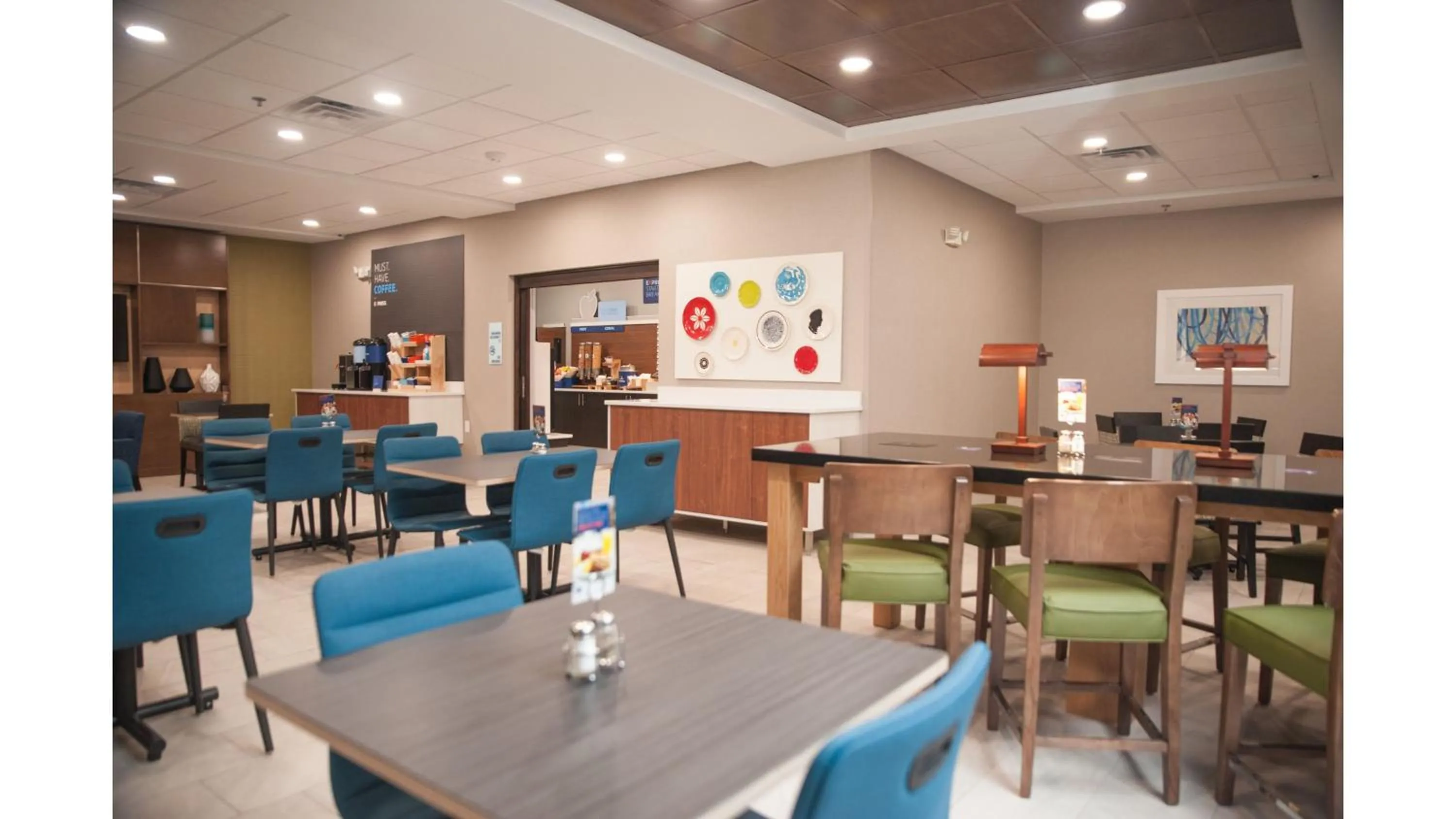 Breakfast in Holiday Inn Express Hotel & Suites Norfolk by IHG