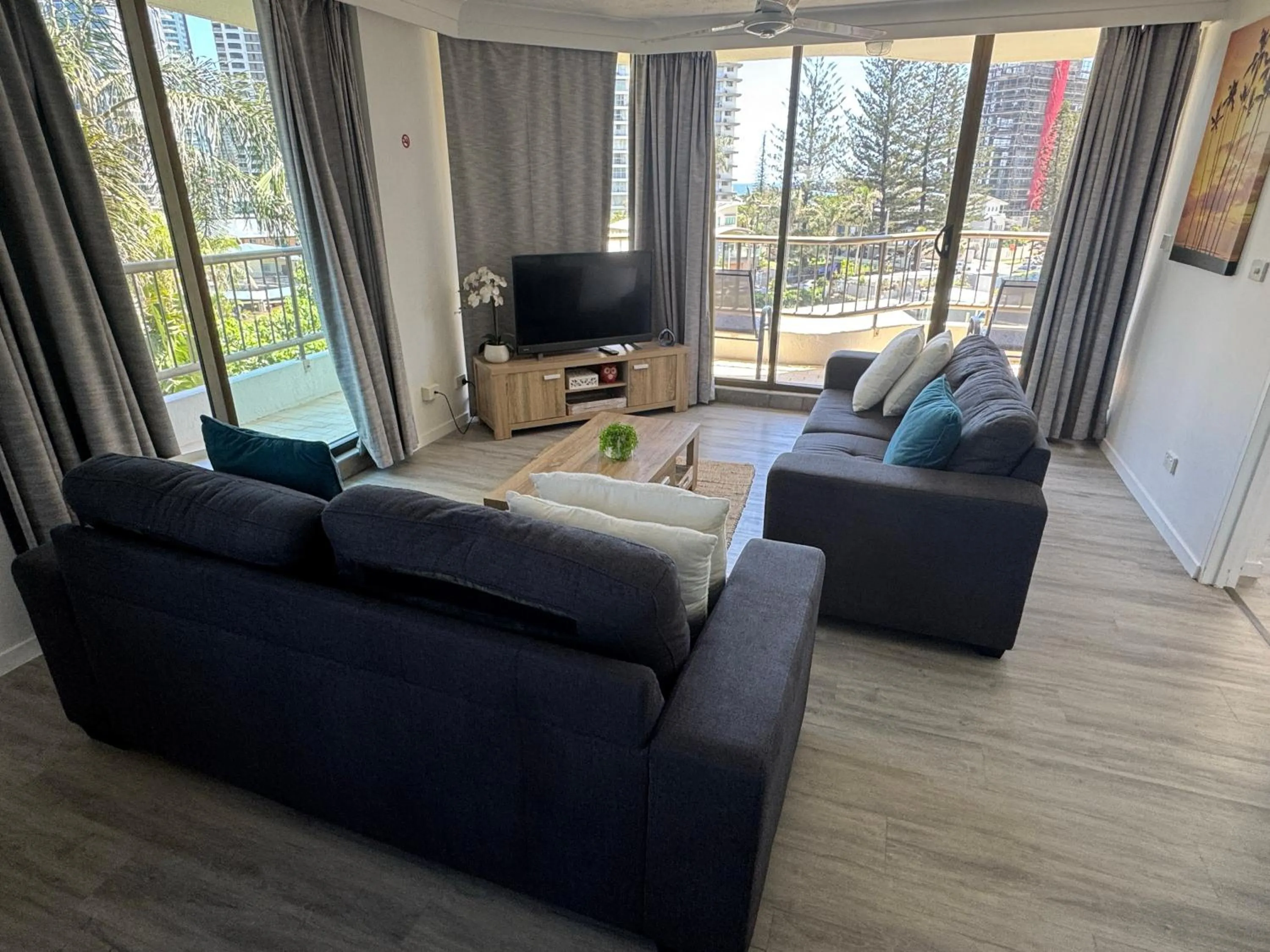 Aristocrat Apartments