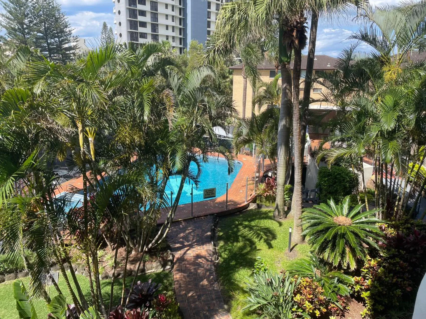 Aristocrat Apartments