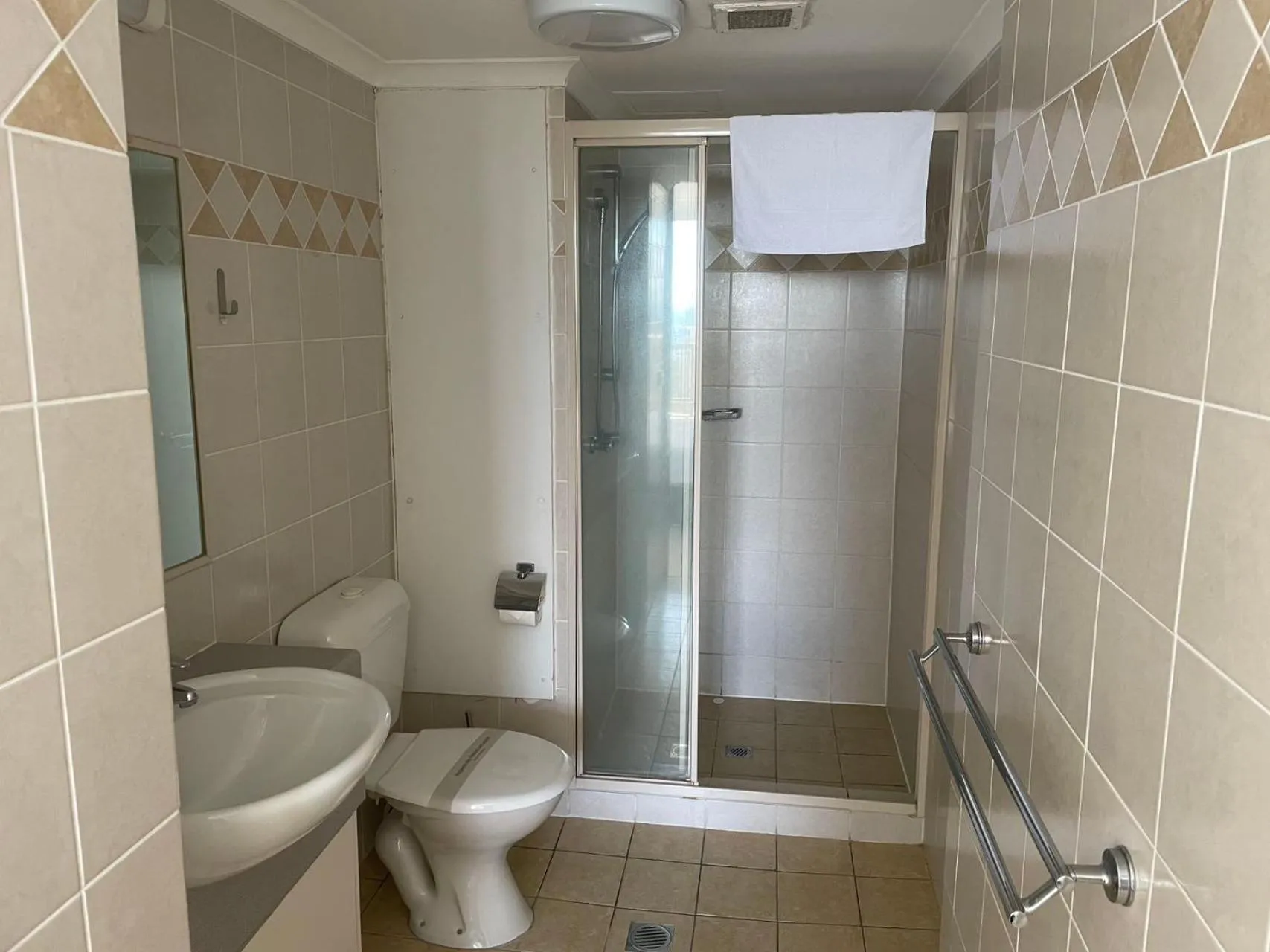 Aristocrat Apartments