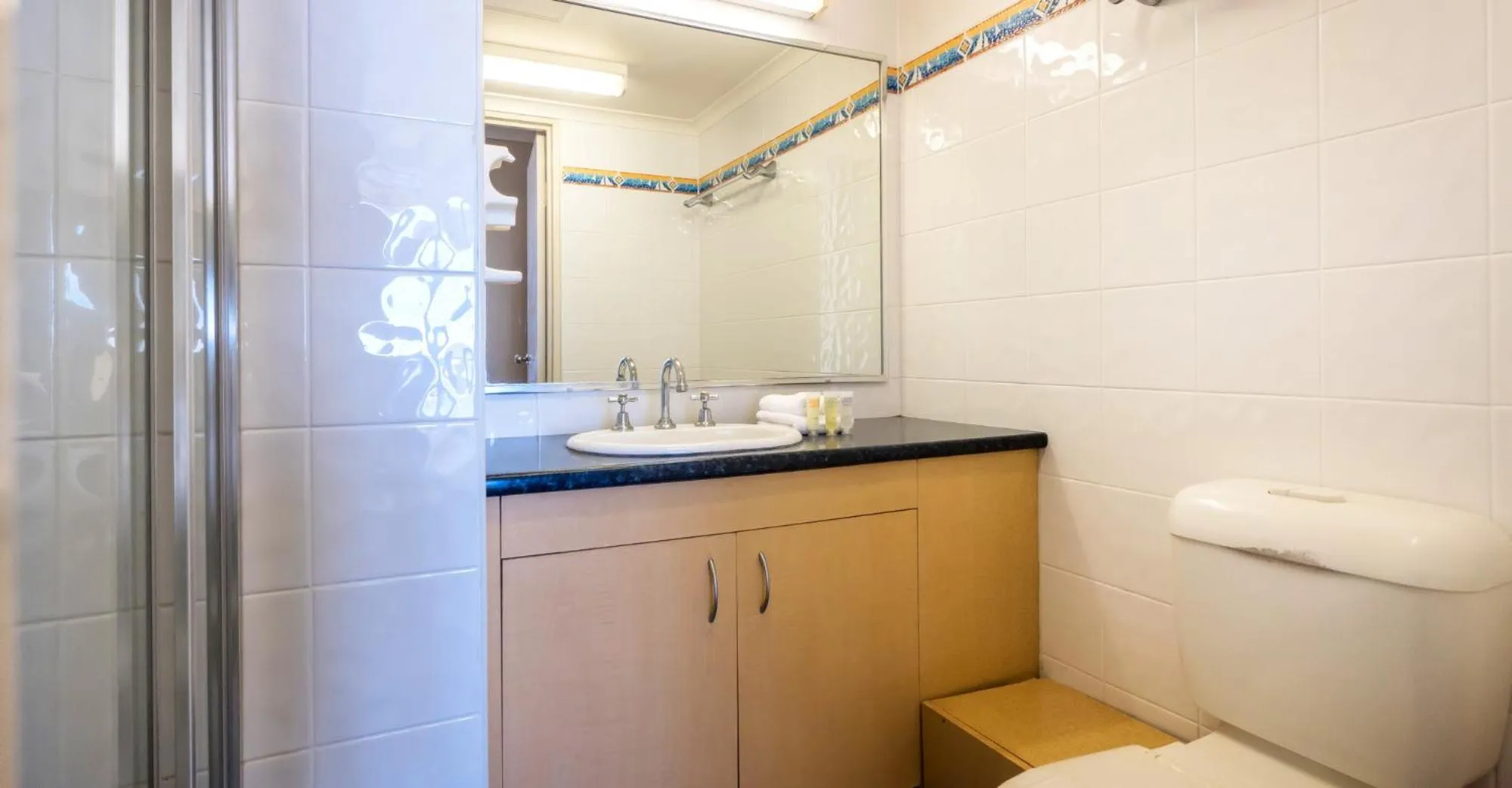 Aristocrat Apartments