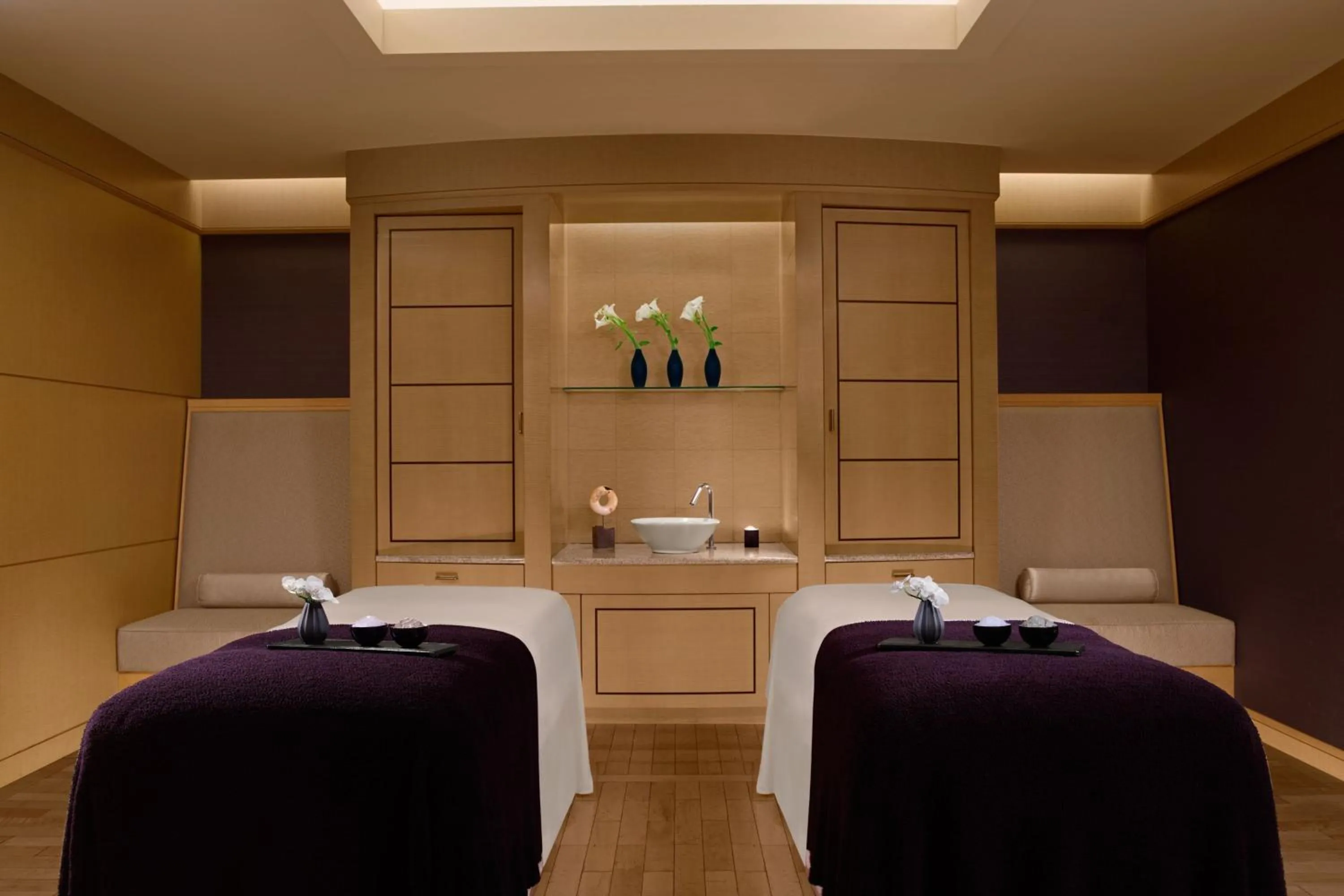 Spa and wellness centre/facilities, Bed in The Ritz-Carlton, Tokyo