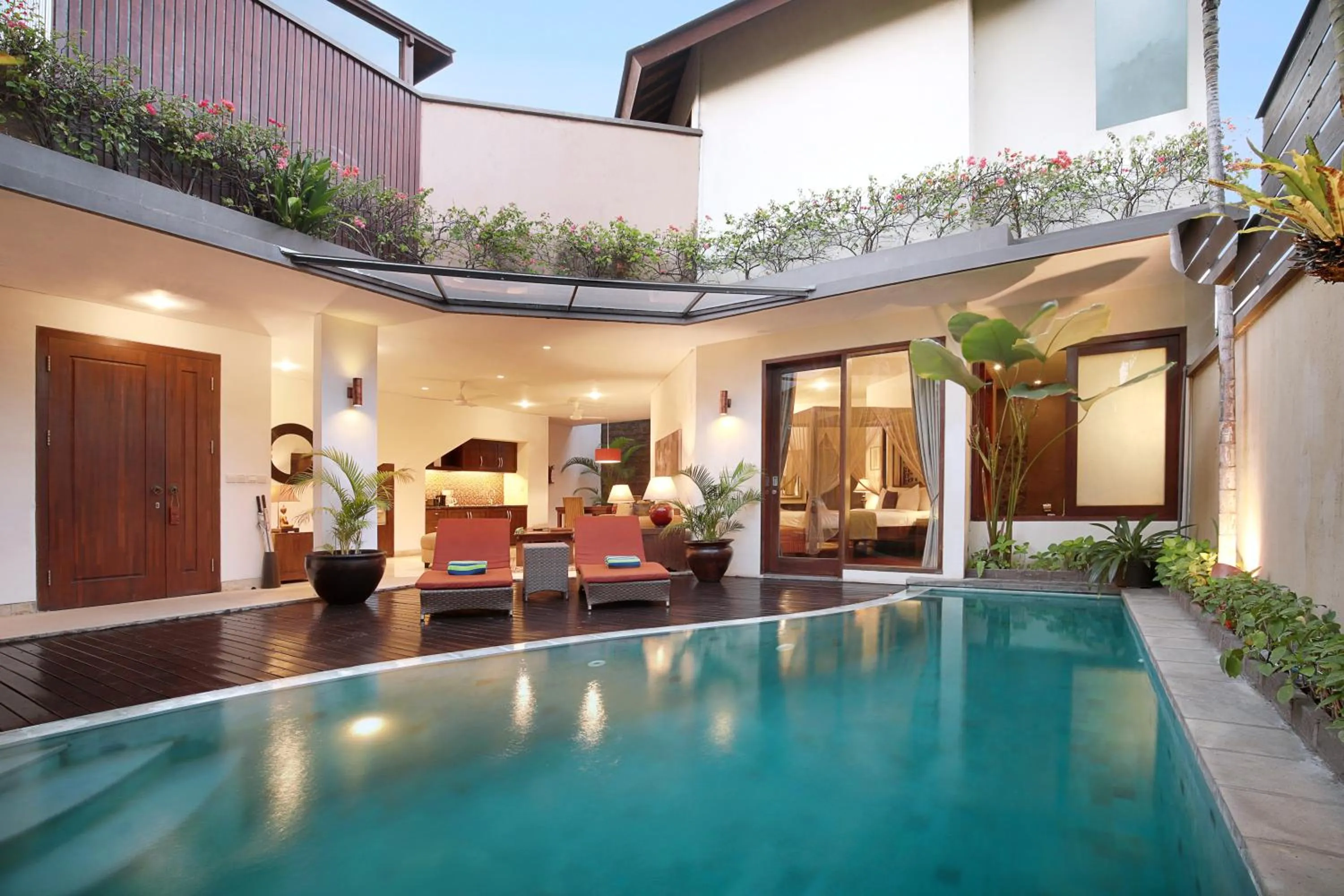 Swimming pool in Kanishka Villas