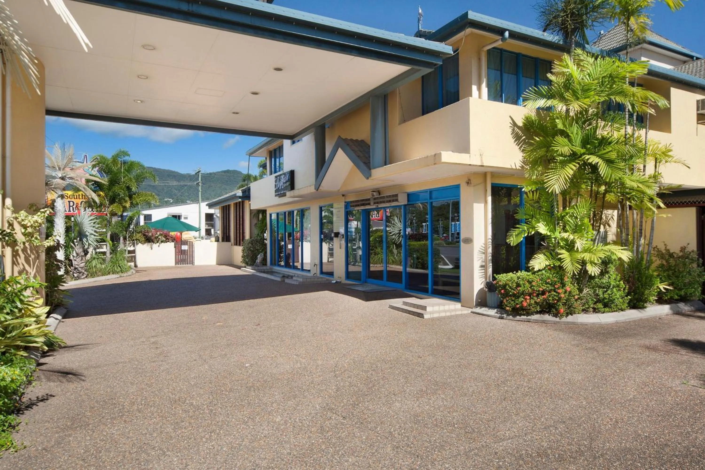 Facade/entrance, Property Building in Cairns Southside International